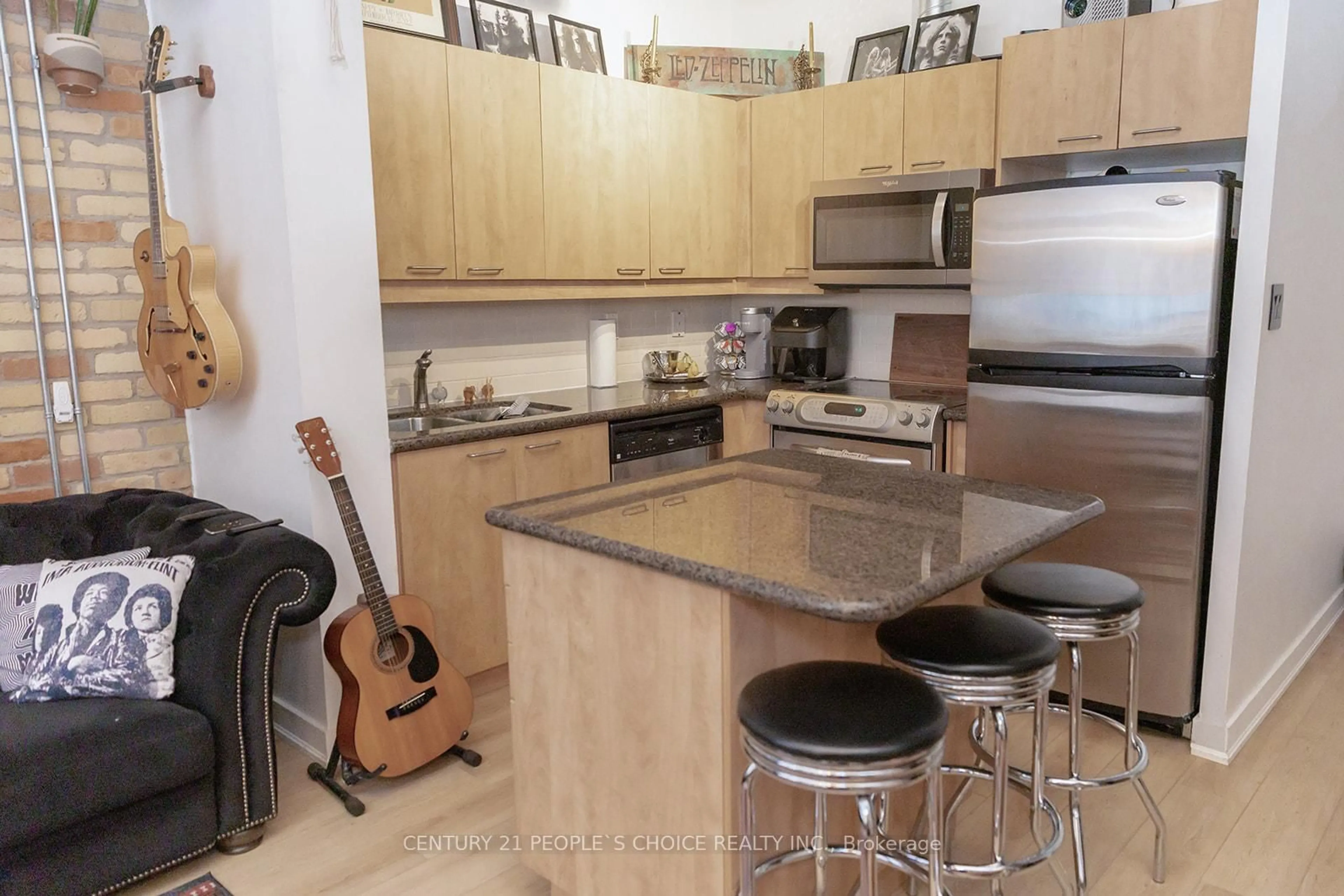 Standard kitchen, unknown for 955 Queen St #228, Toronto Ontario M6J 3X5