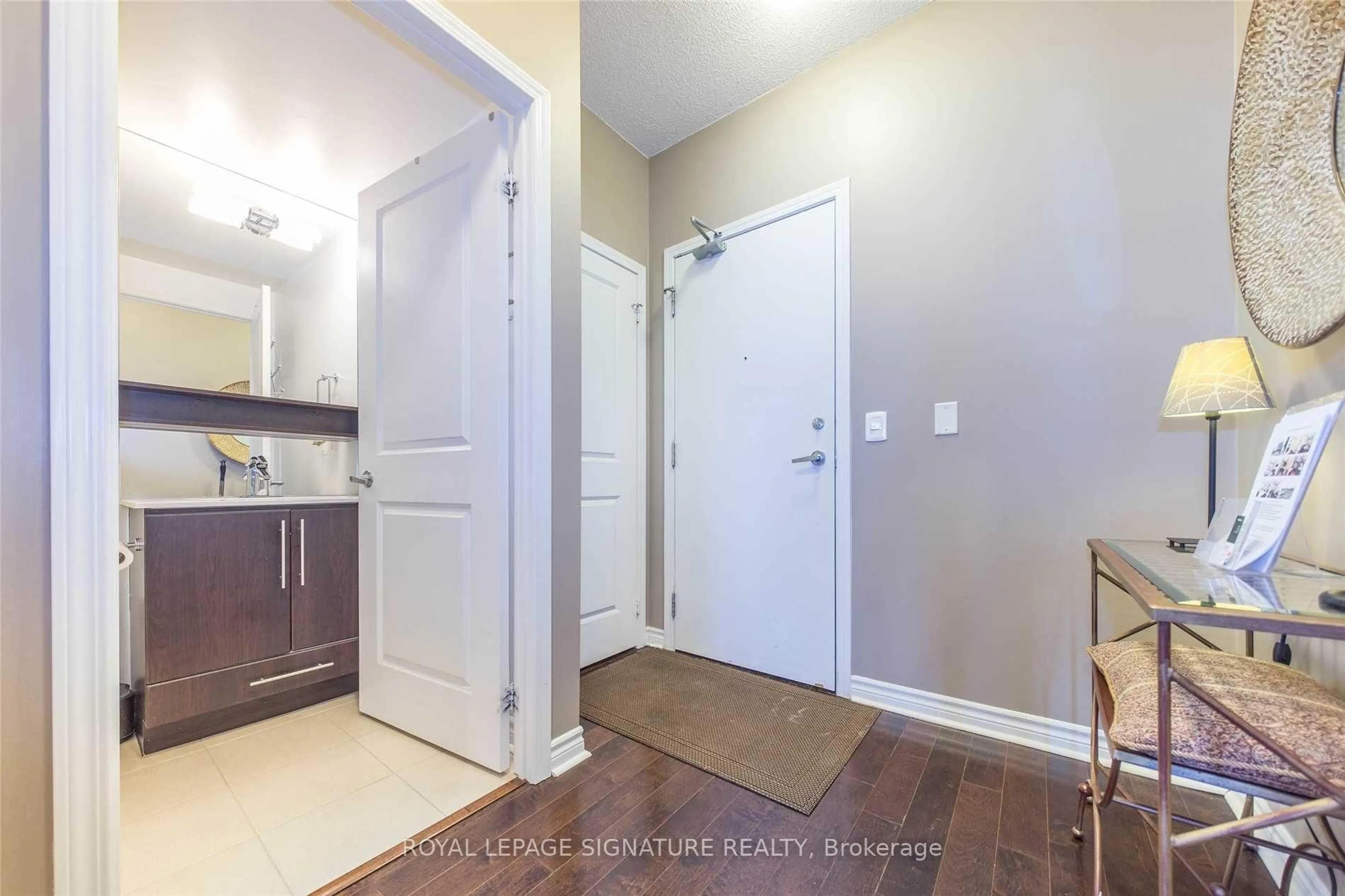 Indoor entryway for 2885 Bayview Ave #536, Toronto Ontario M2K 0A3