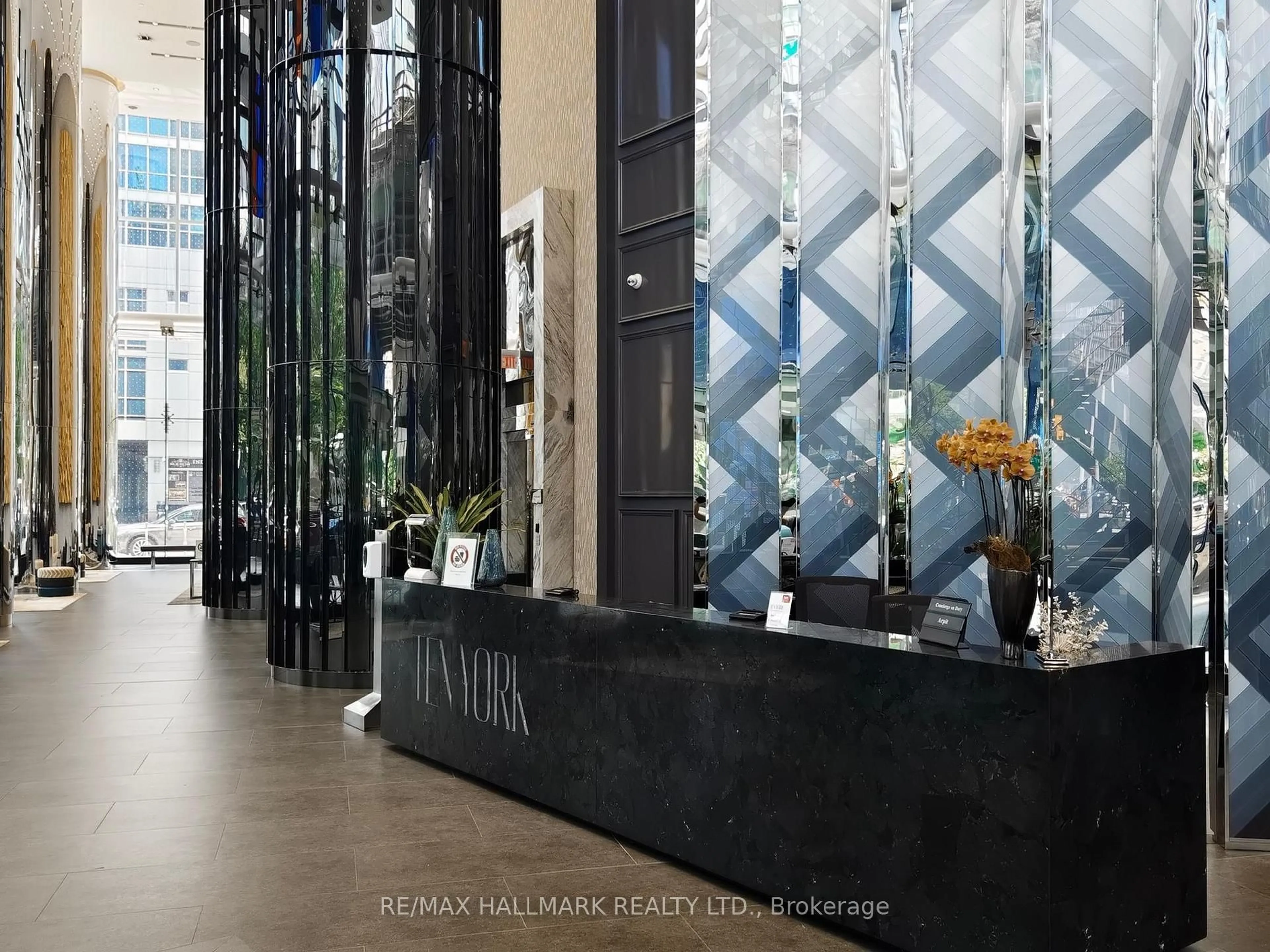Lobby for 10 York St #1905, Toronto Ontario M5J 0E1