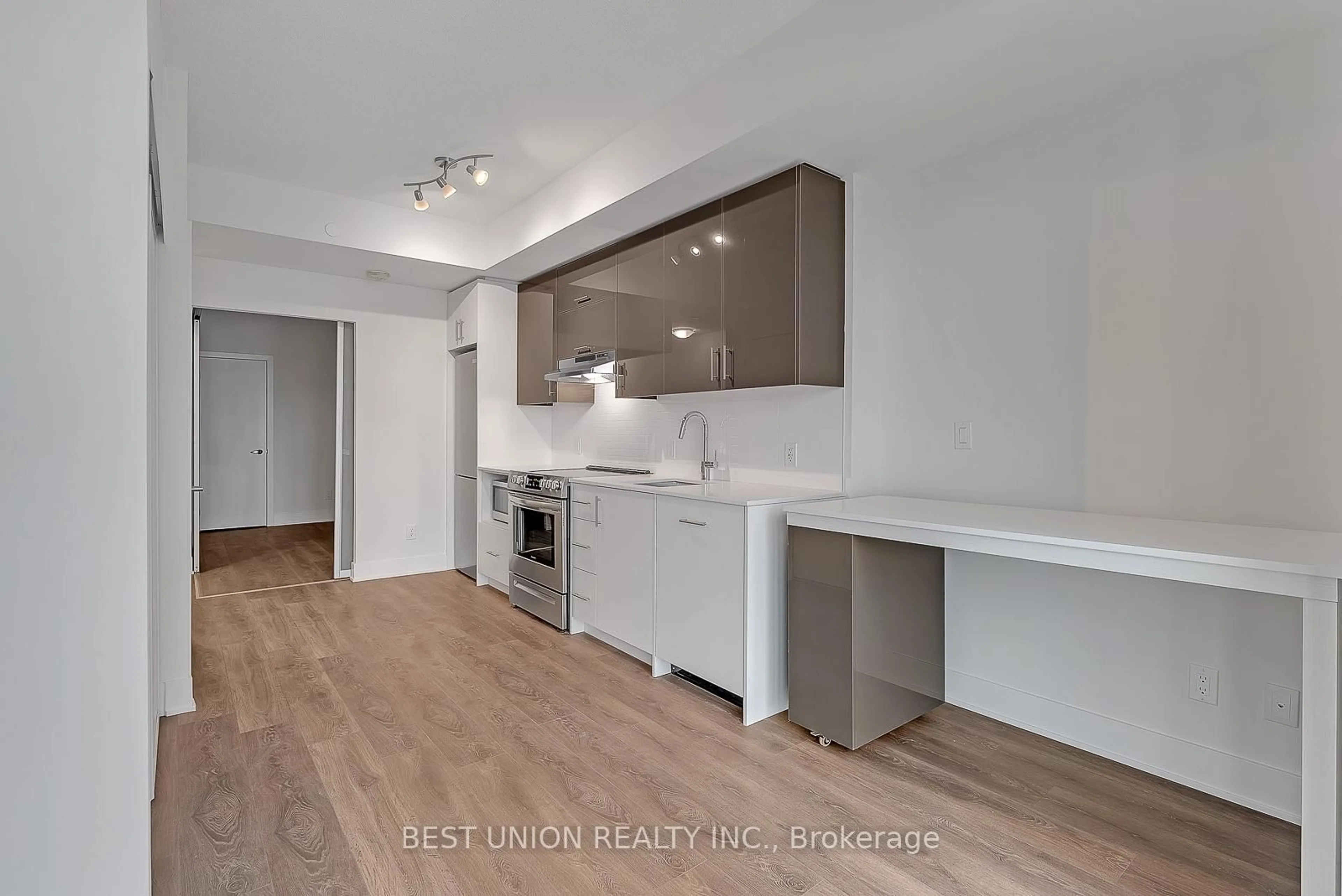 Standard kitchen, wood/laminate floor for 188 Fairview Mall Dr #703, Toronto Ontario M2J 4T1