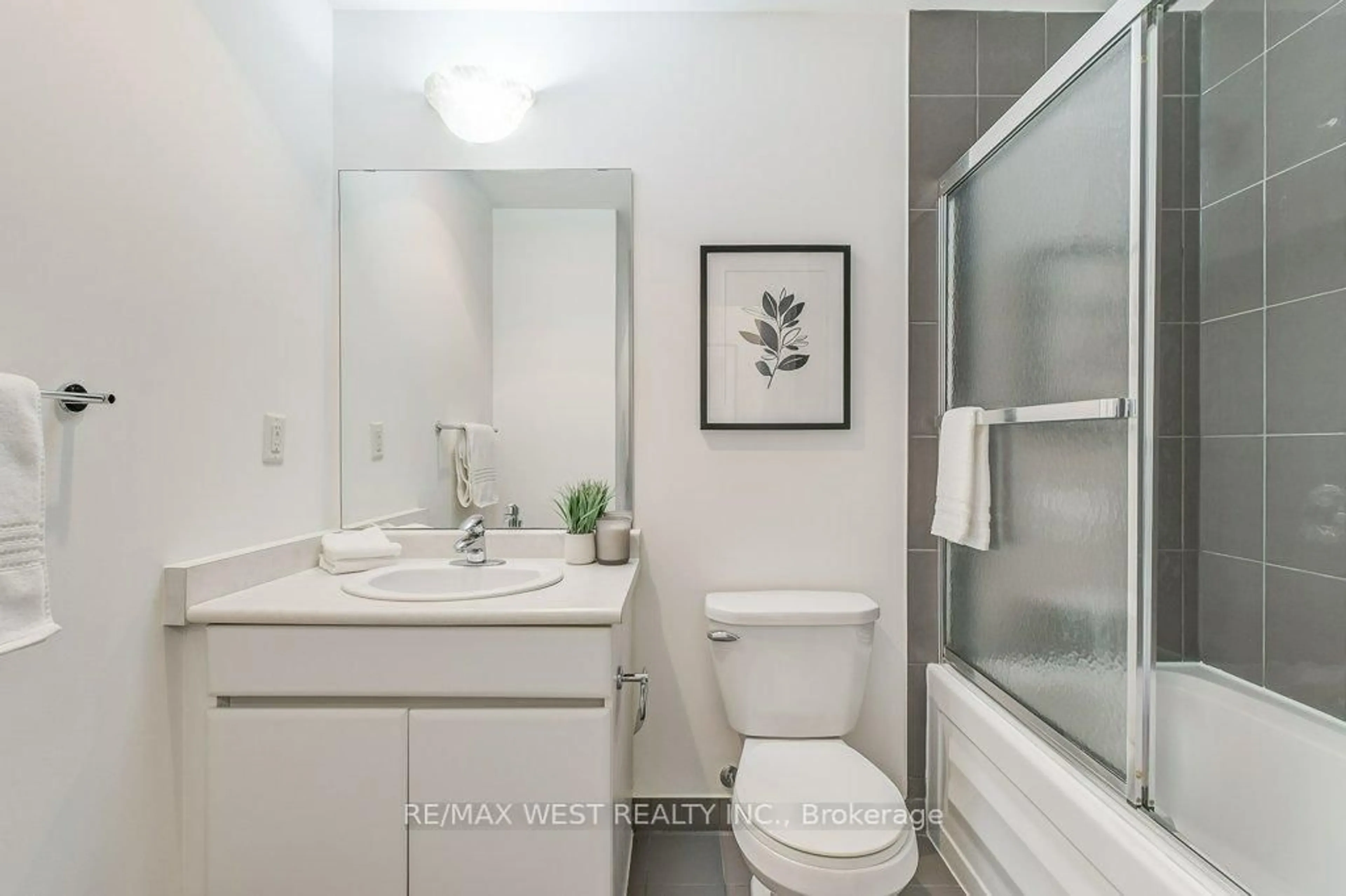 Standard bathroom, unknown for 30 Canterbury Pl #501, Toronto Ontario M2N 0B9