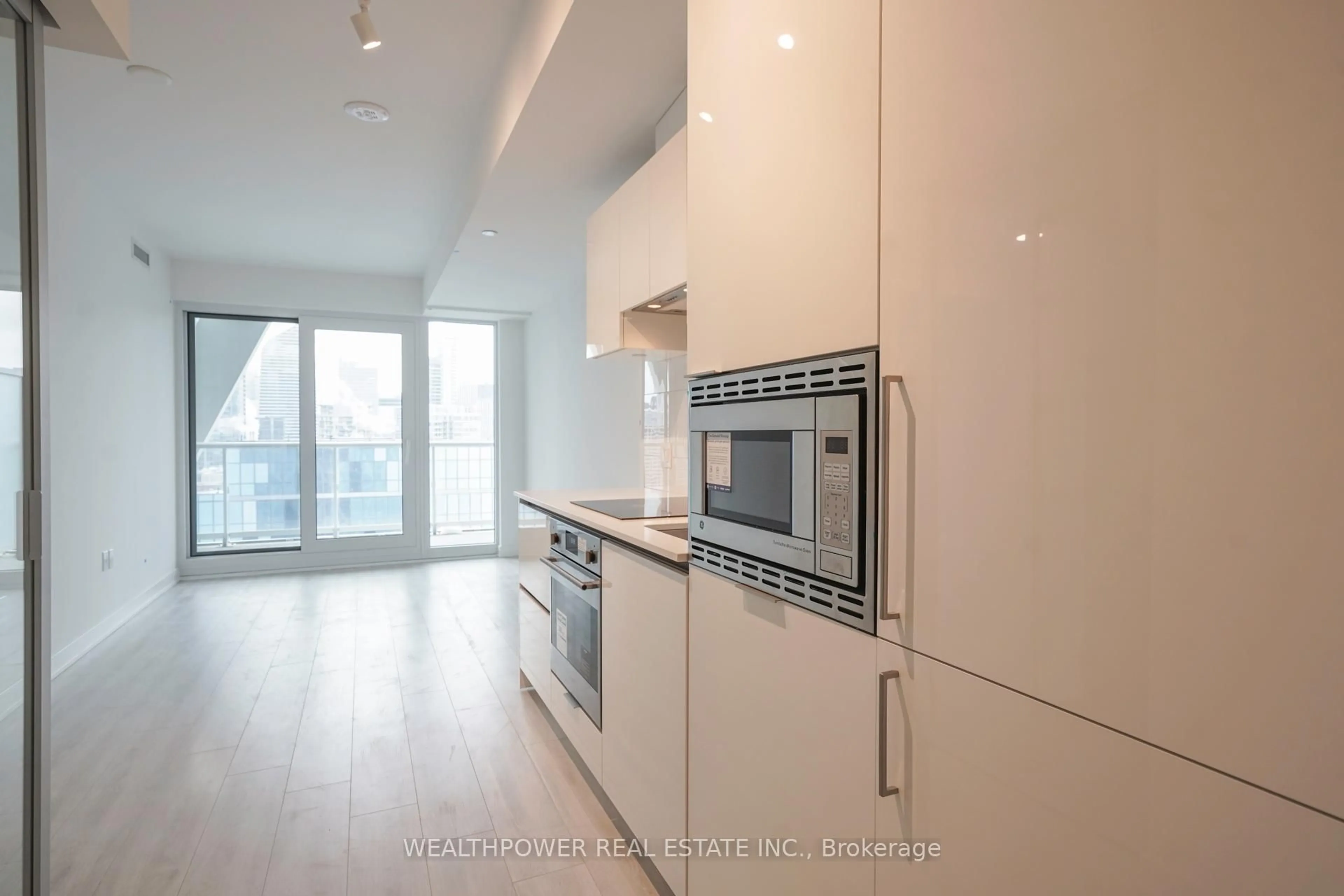 Standard kitchen, unknown for 230 simcoe St #2516, Toronto Ontario M5T 0G7