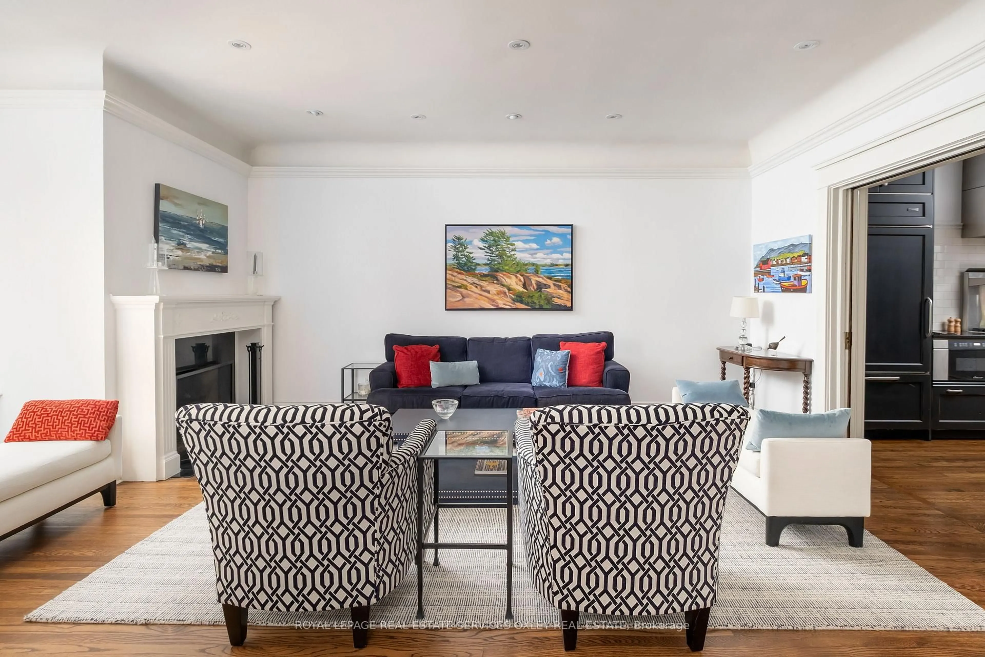 Living room with furniture, unknown for 7 Binscarth Rd, Toronto Ontario M4W 1Y2