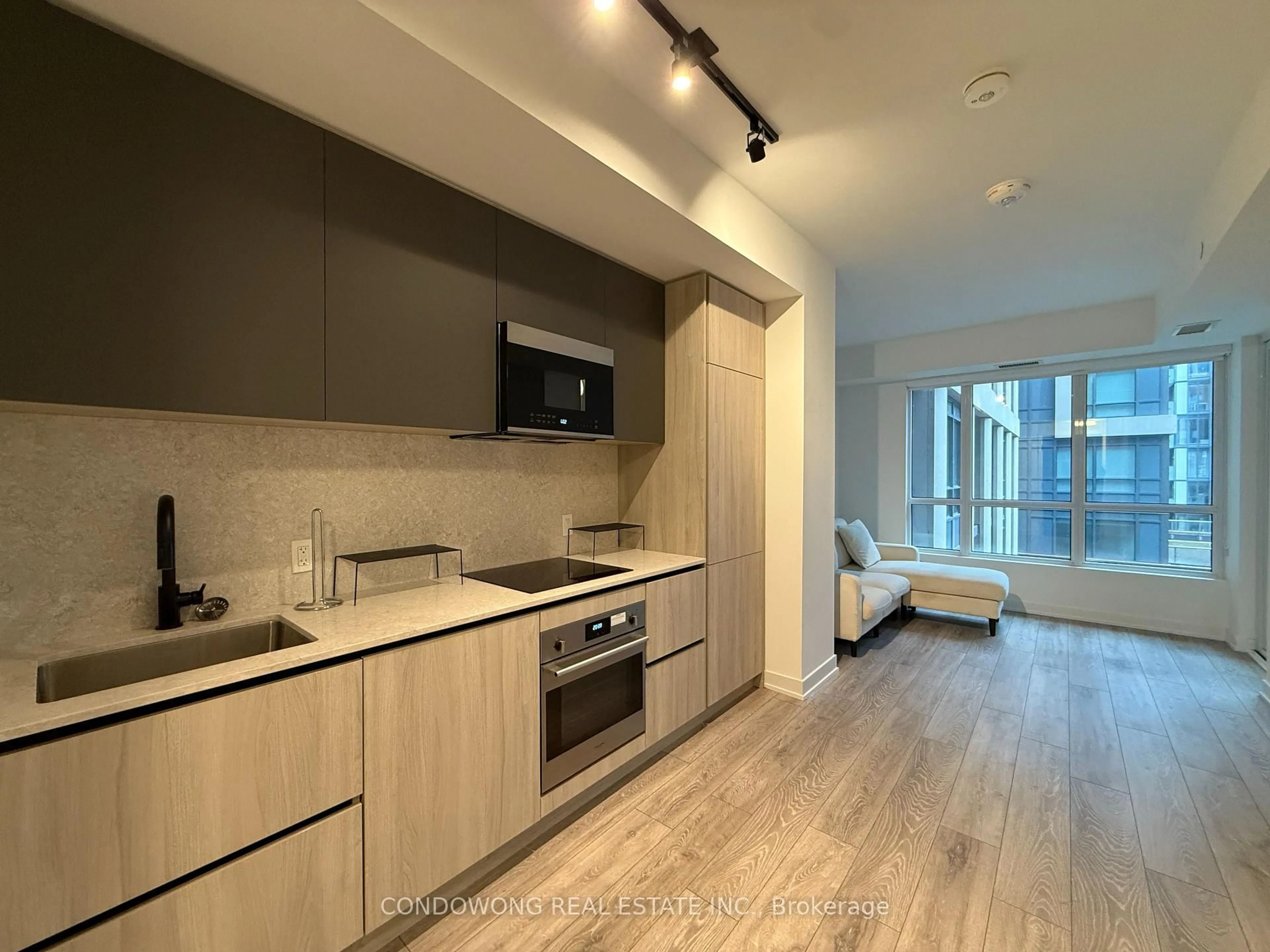 Open concept kitchen, unknown for 108 Peter St #912, Toronto Ontario M5V 0W2