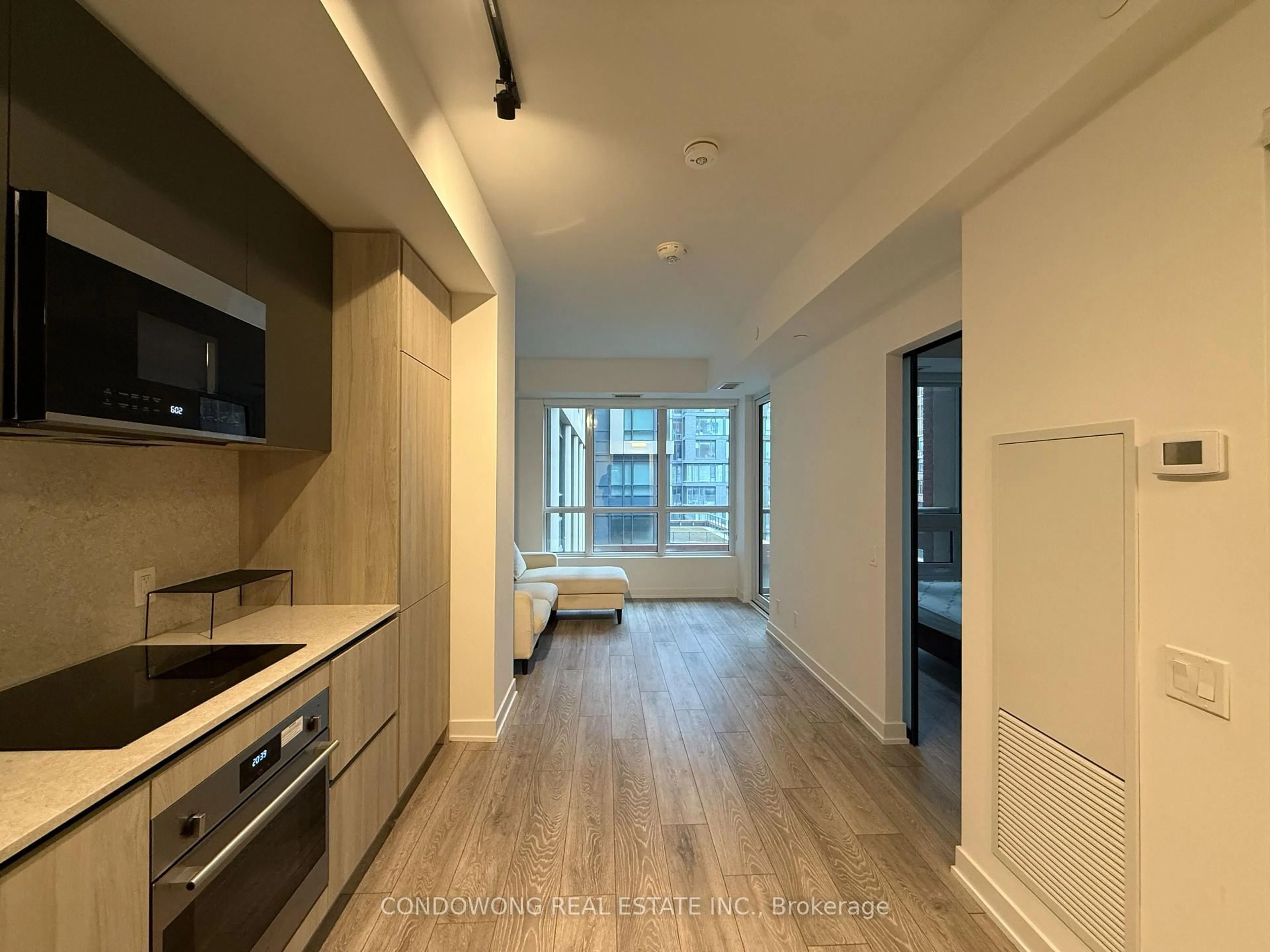 A pic of a room for 108 Peter St #912, Toronto Ontario M5V 0W2