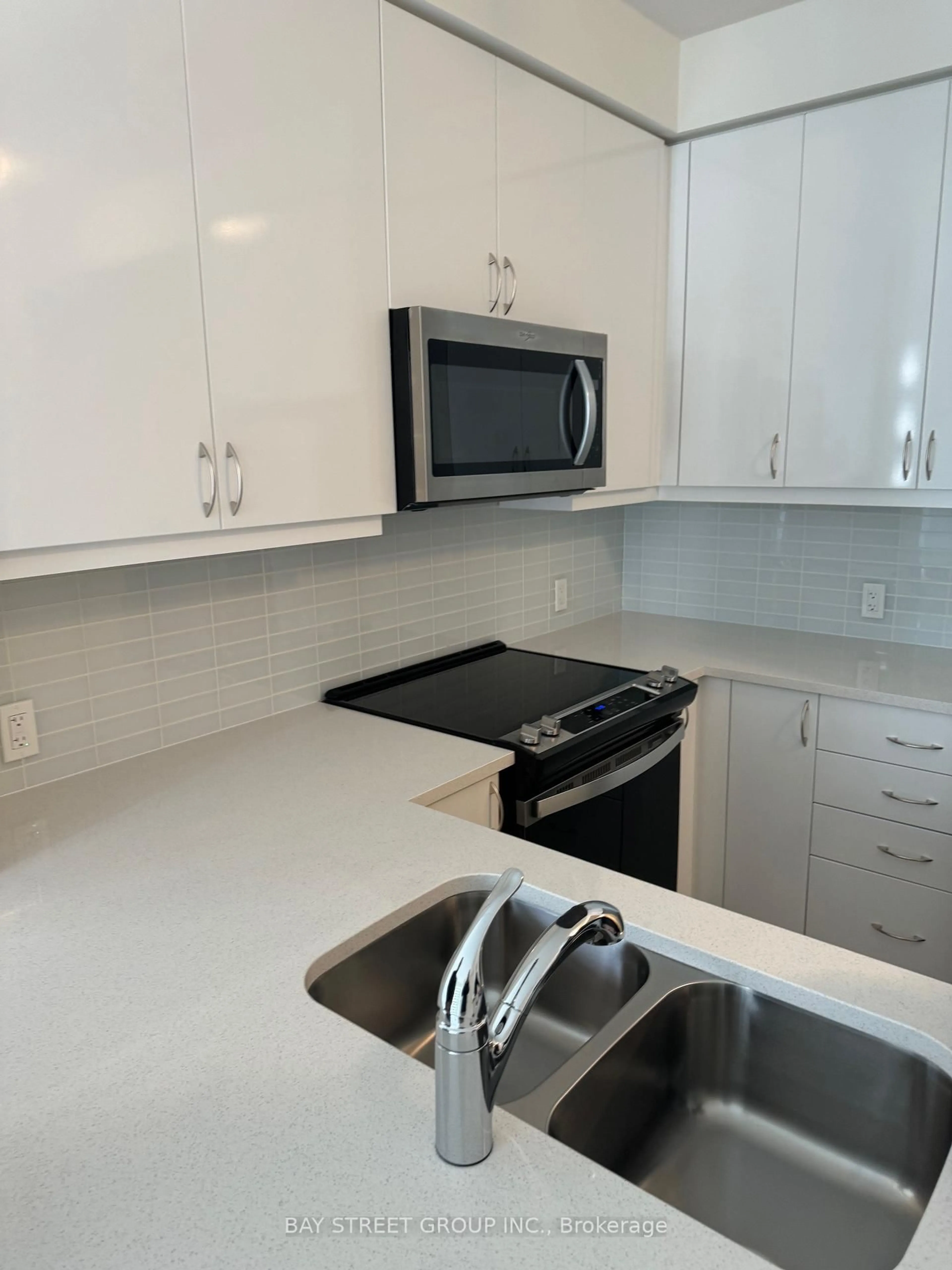 Standard kitchen, unknown for 4955 Yonge St #1006, Toronto Ontario M2N 0L8