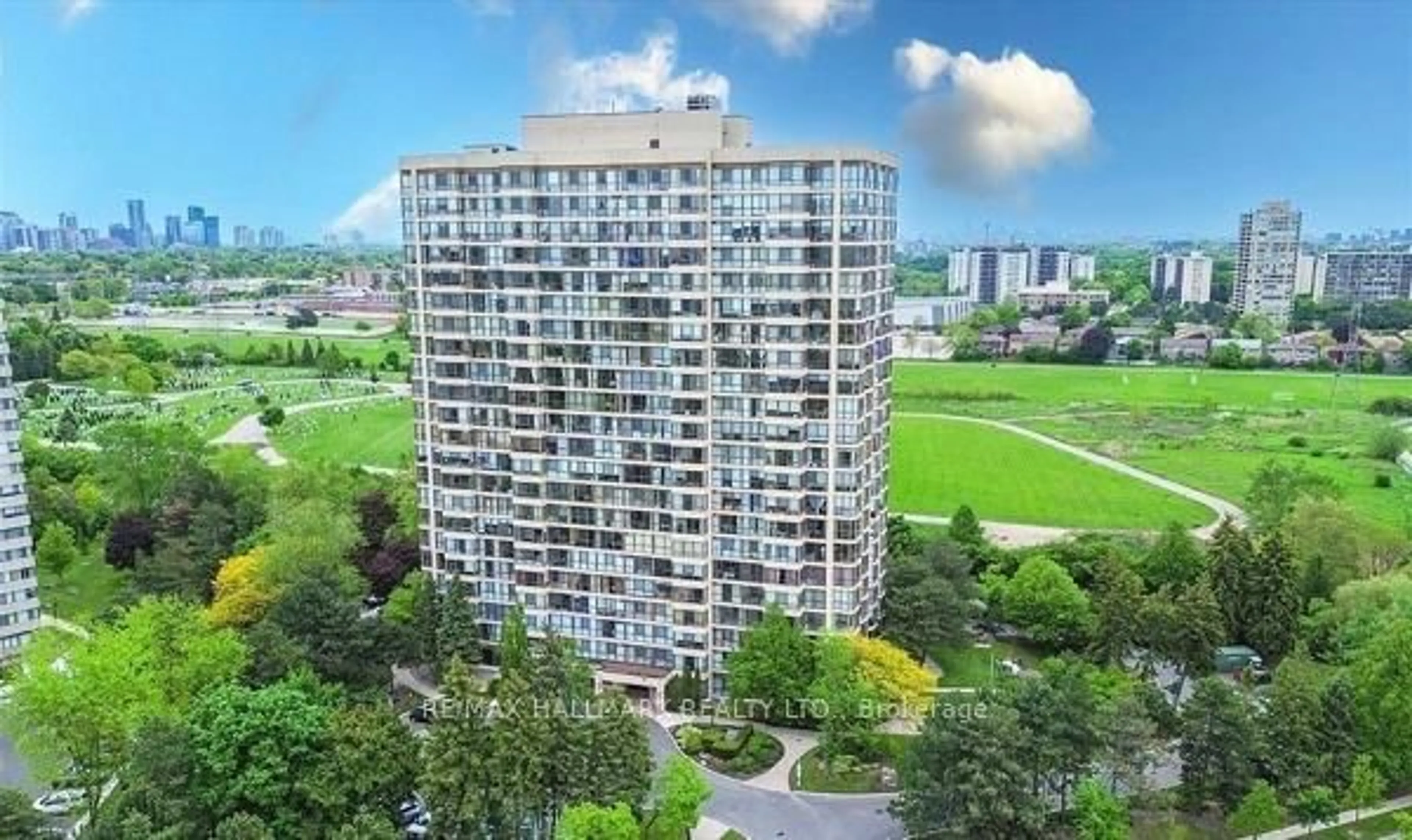 A pic from outside/outdoor area/front of a property/back of a property/a pic from drone, city buildings view from balcony for 131 Torresdale Ave #1002, Toronto Ontario M2R 3T1
