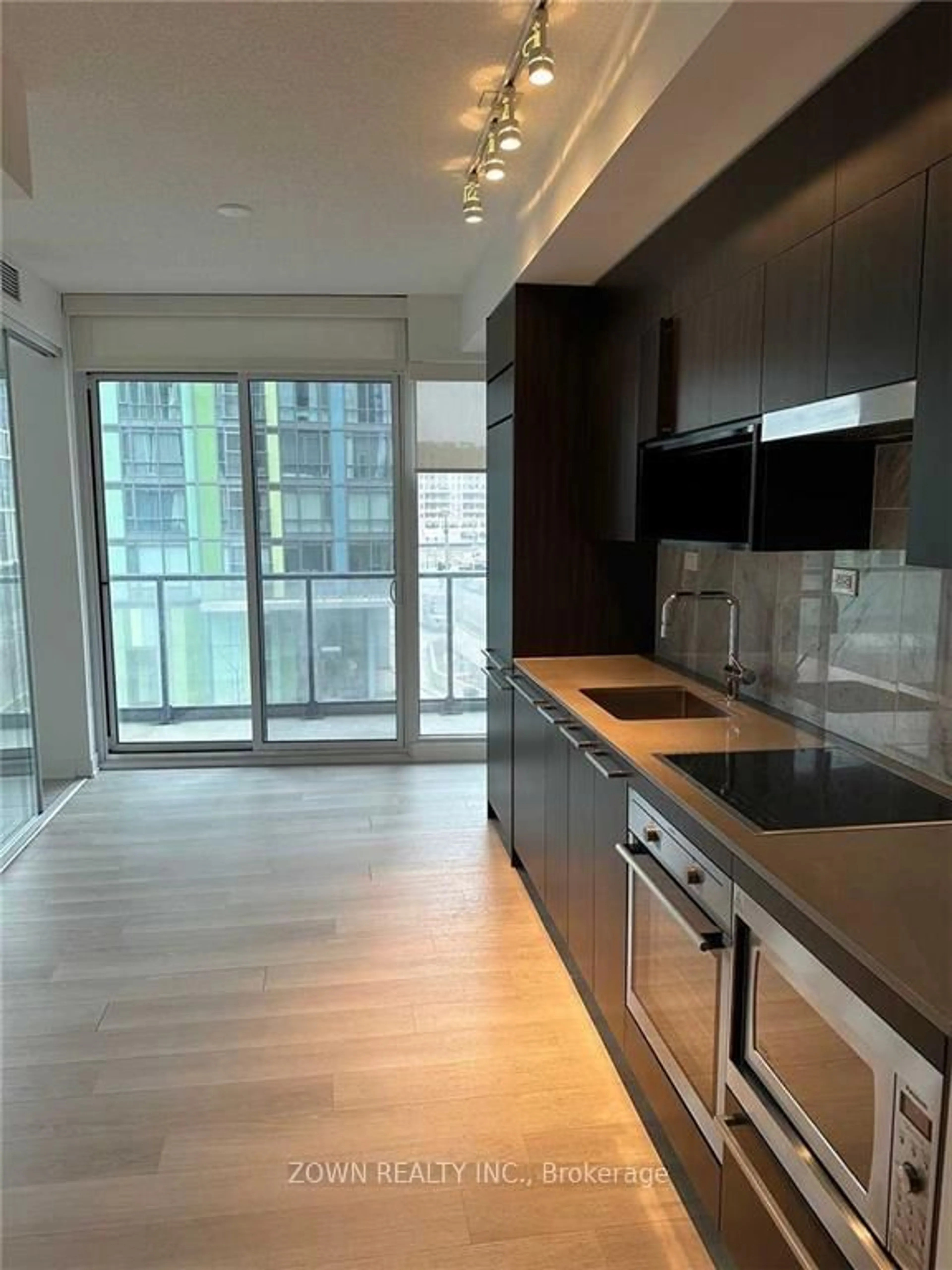 Unknown for 90 Queens Wharf Rd #302, Toronto Ontario M5V 0J4