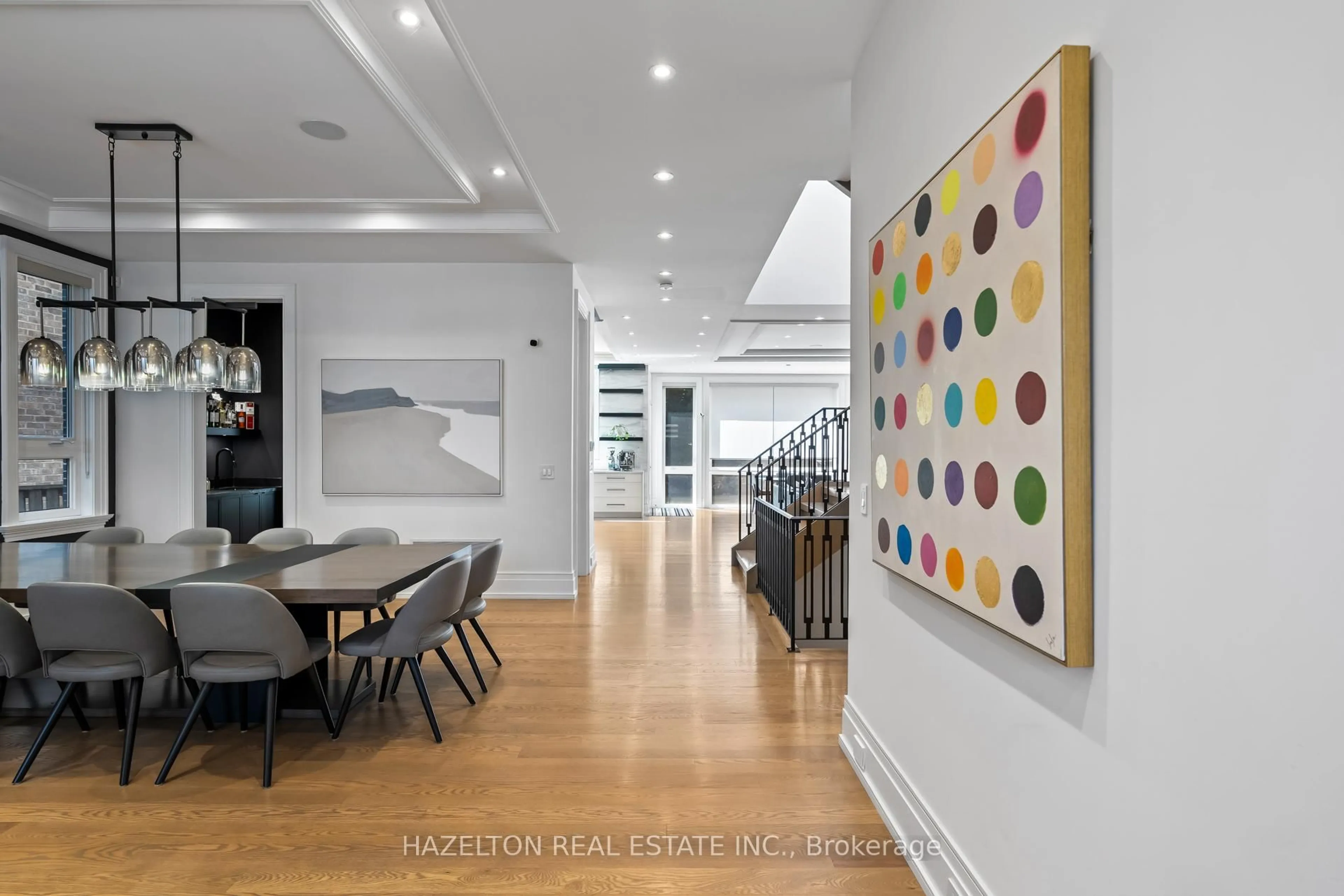 Indoor foyer for 71 Yorkview Dr, Toronto Ontario M2R 1J7