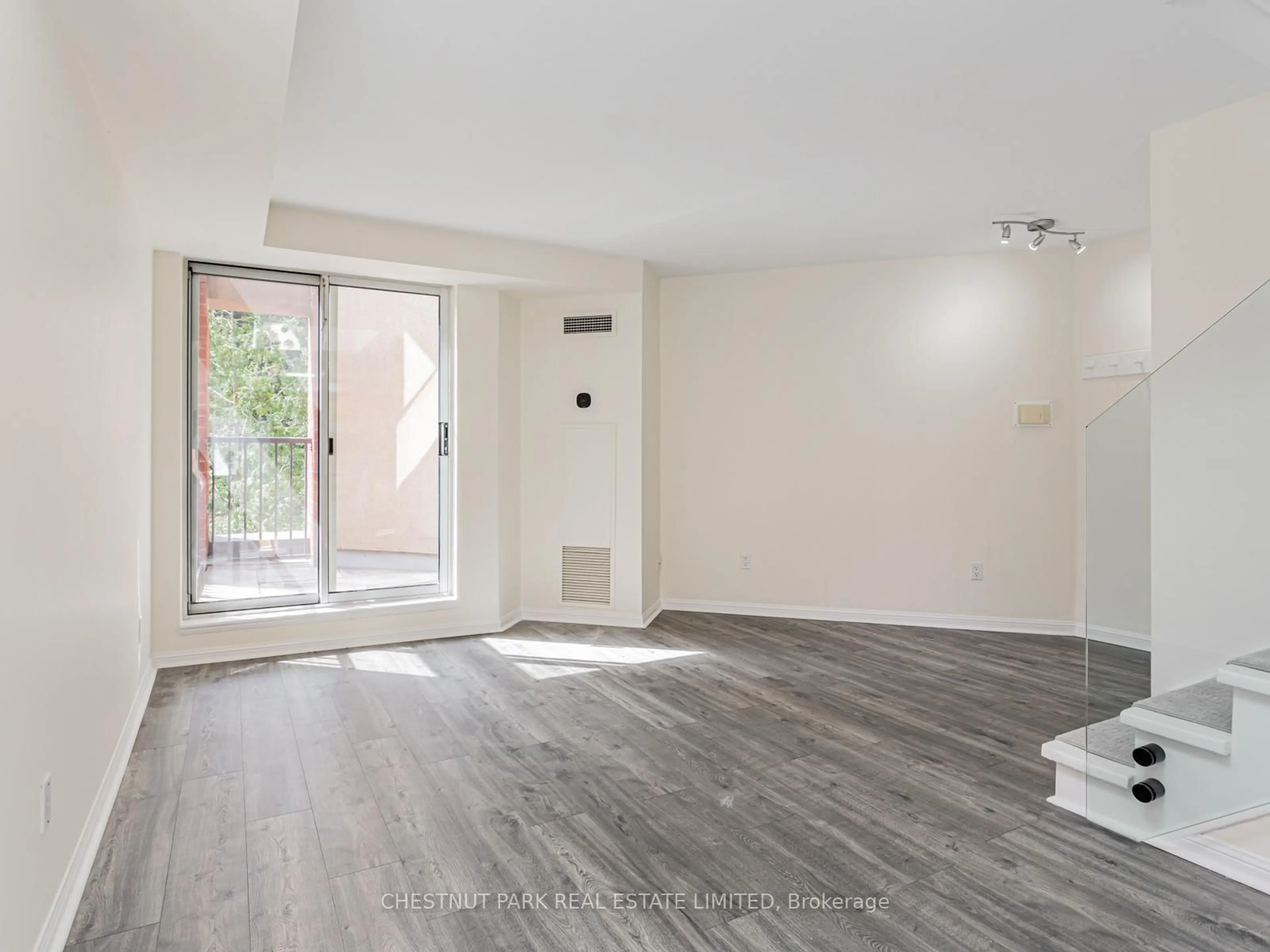 A pic of a room for 139 Merton St #246, Toronto Ontario M4S 3G7