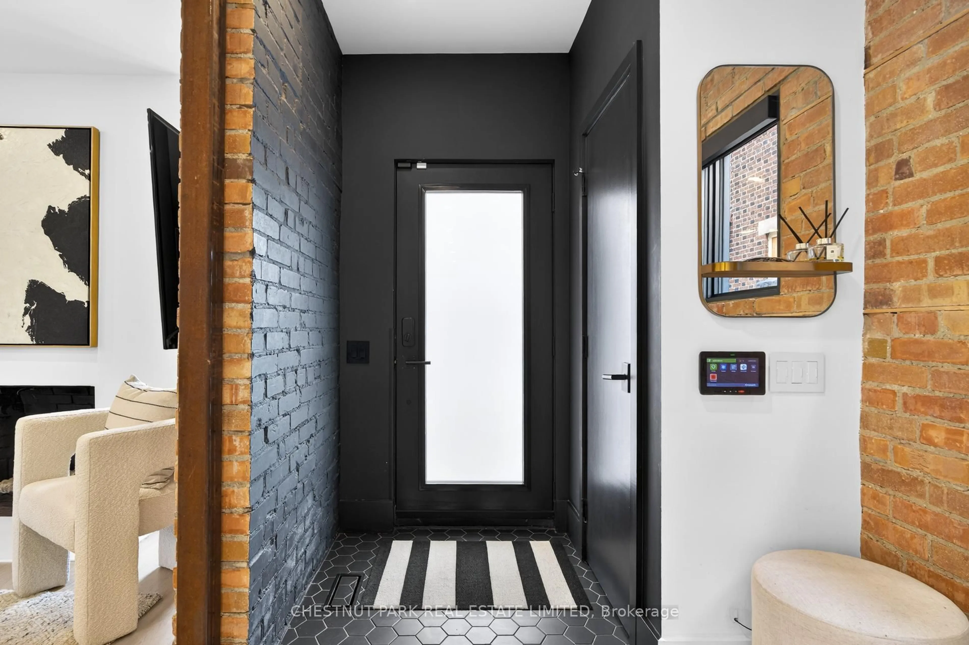 Indoor entryway for 3 St Hilda's Ave, Toronto Ontario M4N 2P3