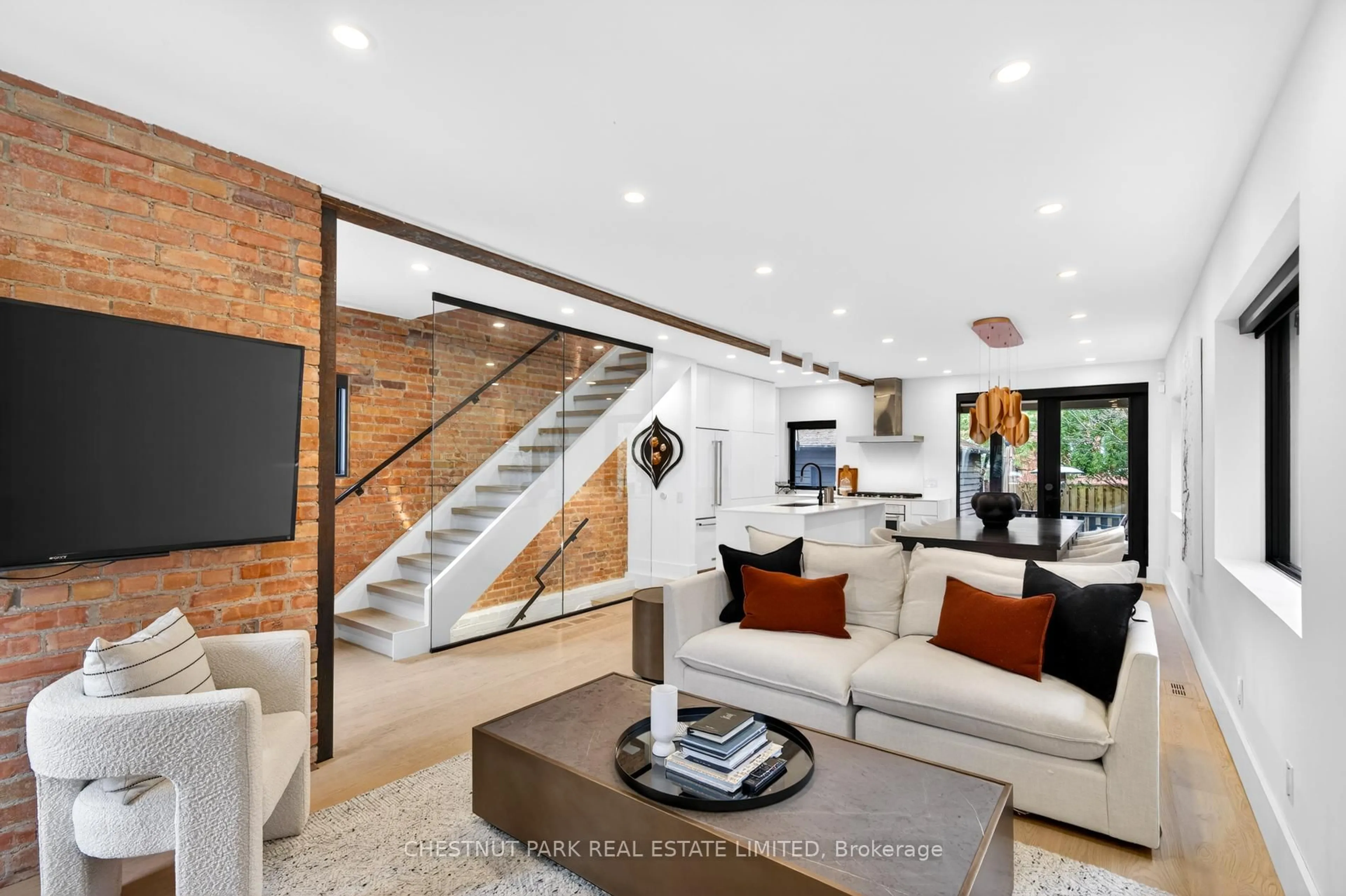 Living room with furniture, unknown for 3 St Hilda's Ave, Toronto Ontario M4N 2P3