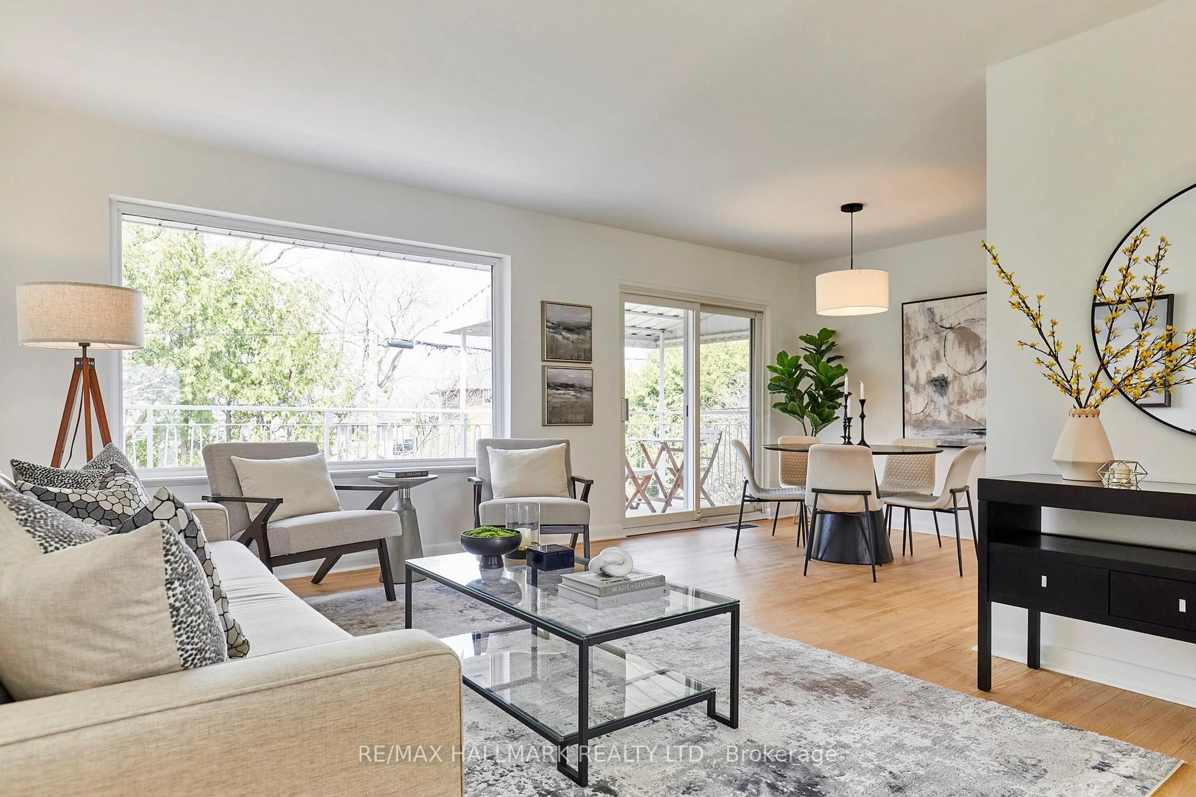 Living room with furniture, unknown for 194 Sloane Ave, Toronto Ontario M4A 2C6