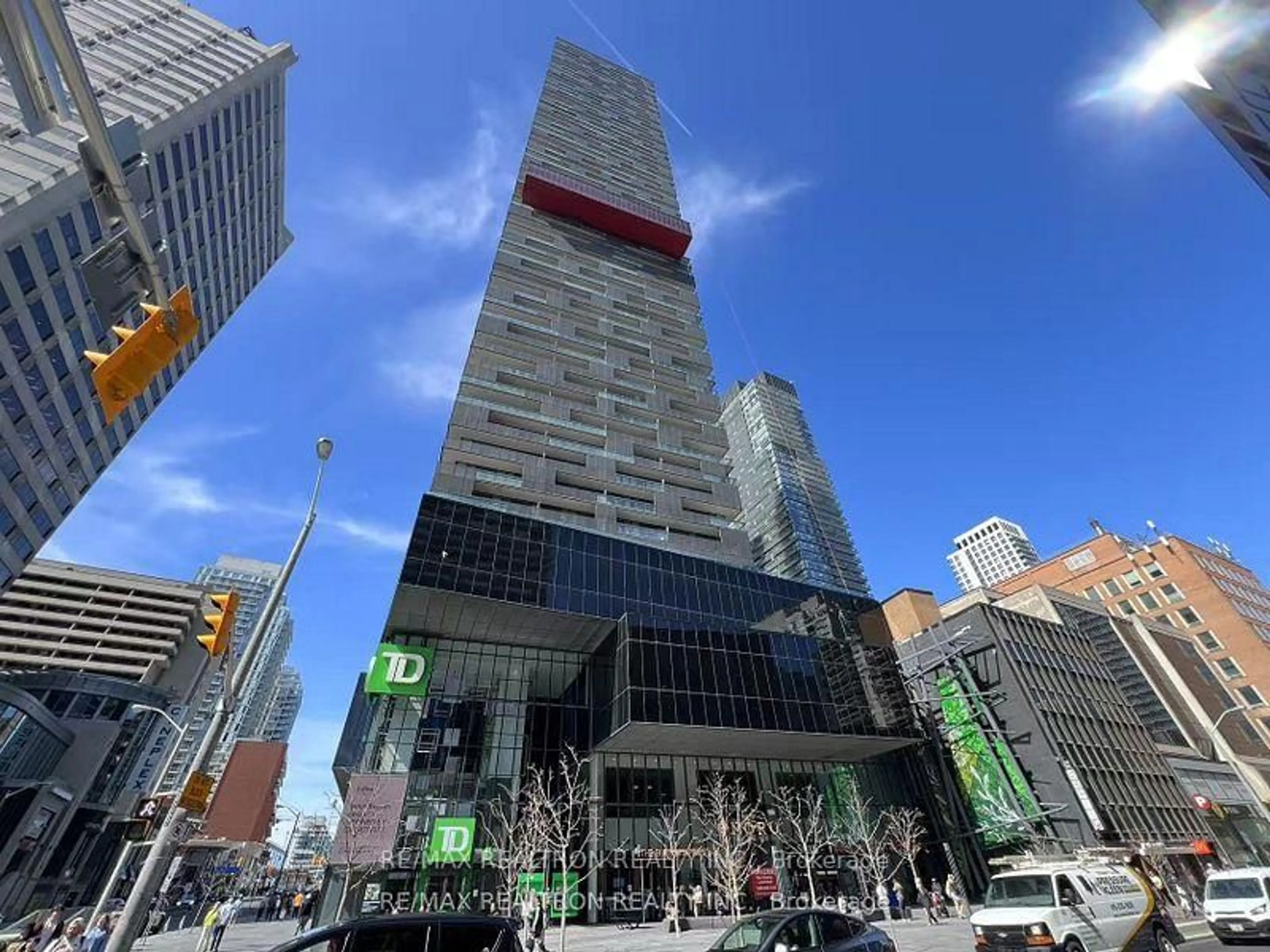 Unknown for 8 Eglinton Ave #5705, Toronto Ontario M4P 0C1