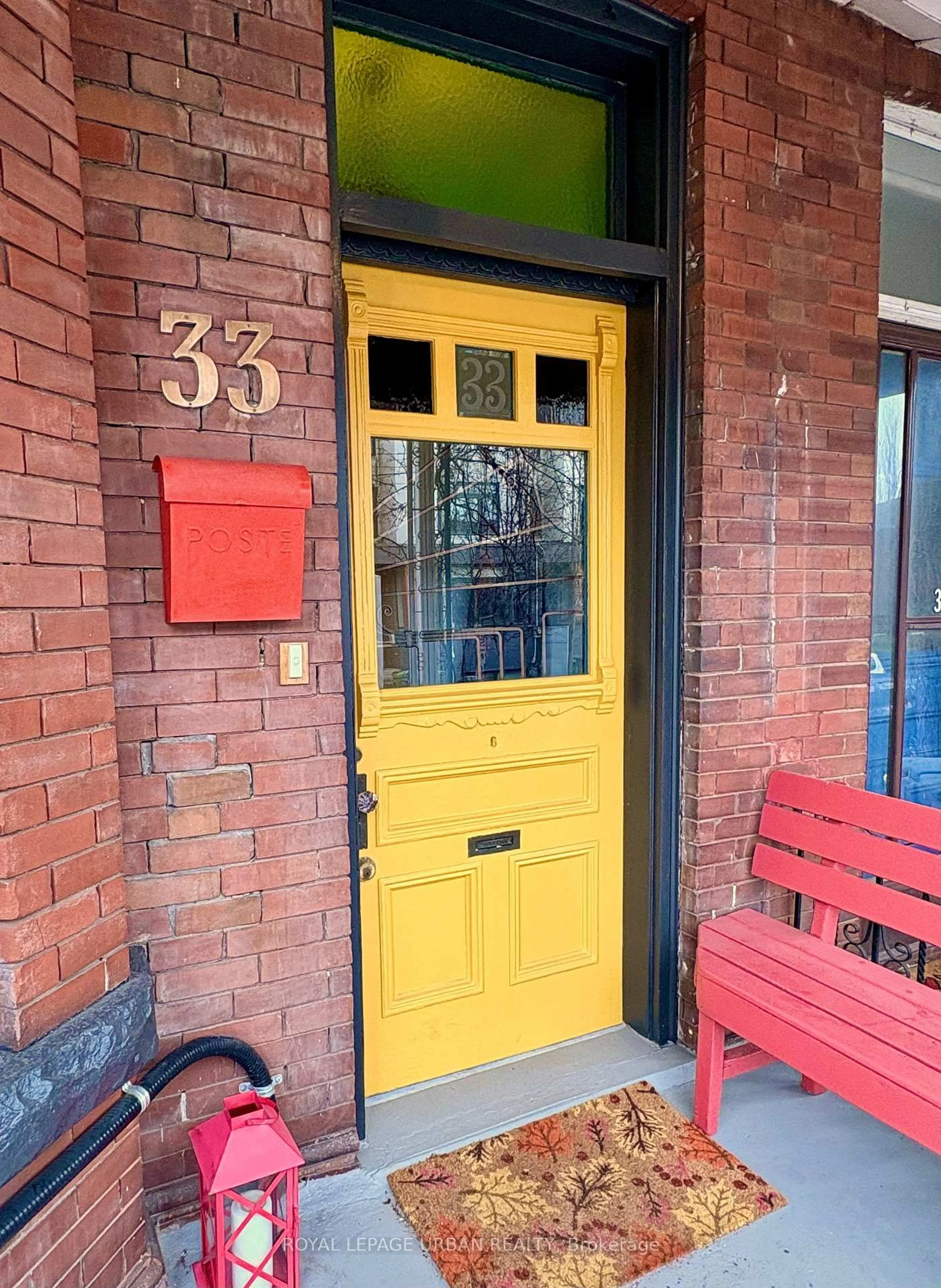 Indoor entryway for 33 Euclid Ave, Toronto Ontario M6J 2J7