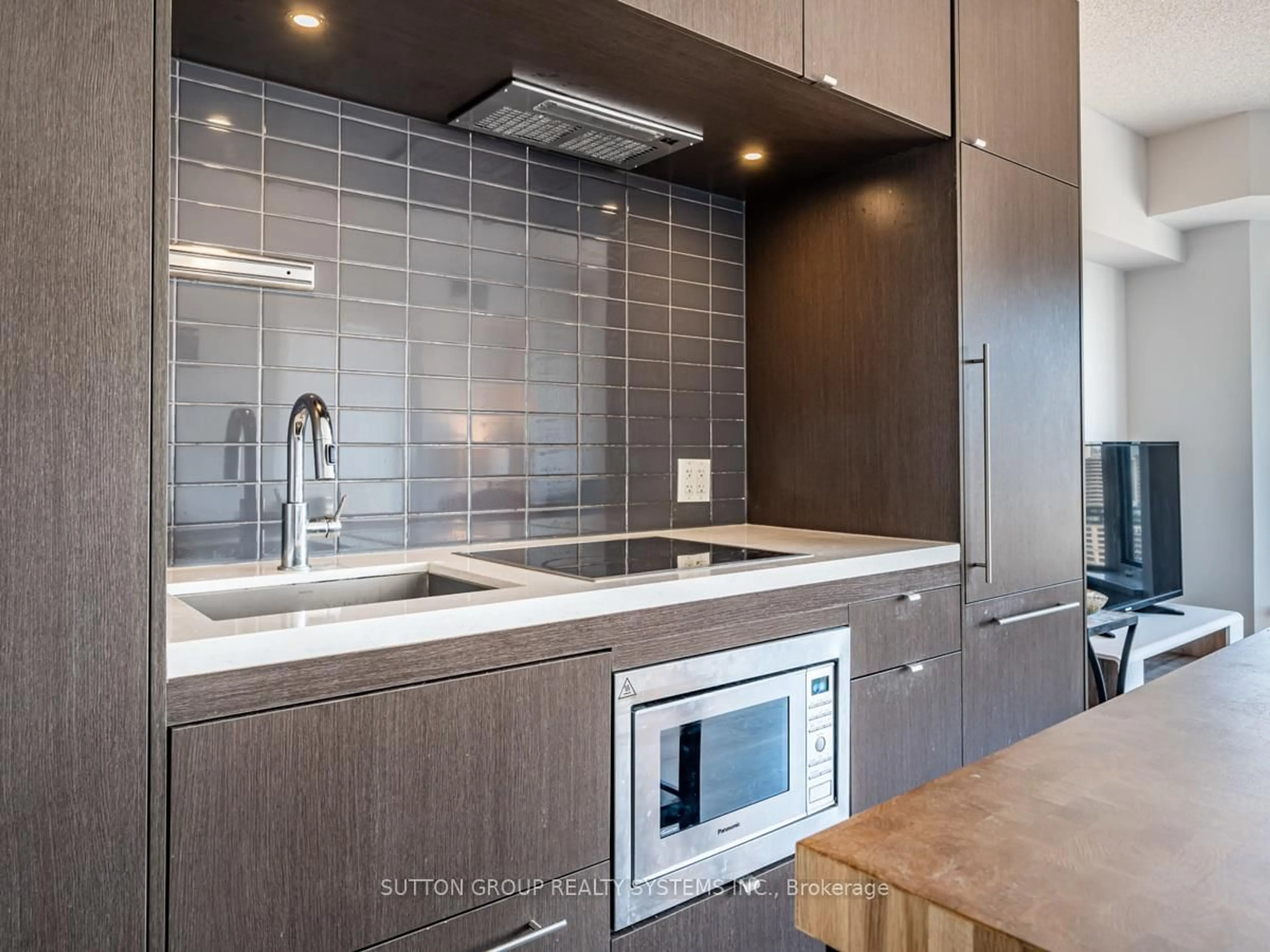 Contemporary kitchen, ceramic/tile floor for 155 Yorkville Ave #2503, Toronto Ontario M5R 1C4