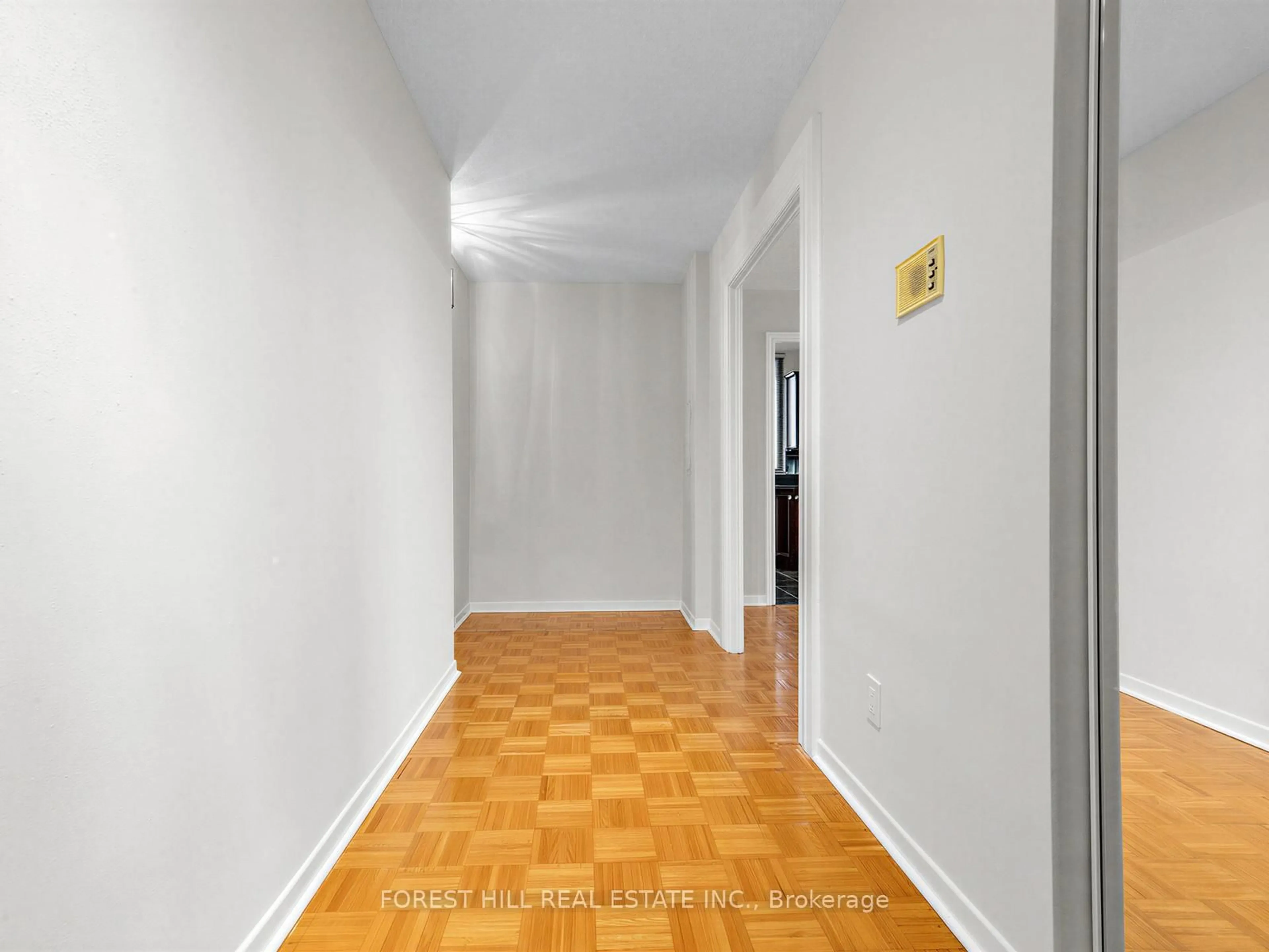 A pic of a room for 100 Canyon Ave #905, Toronto Ontario M3H 5T9
