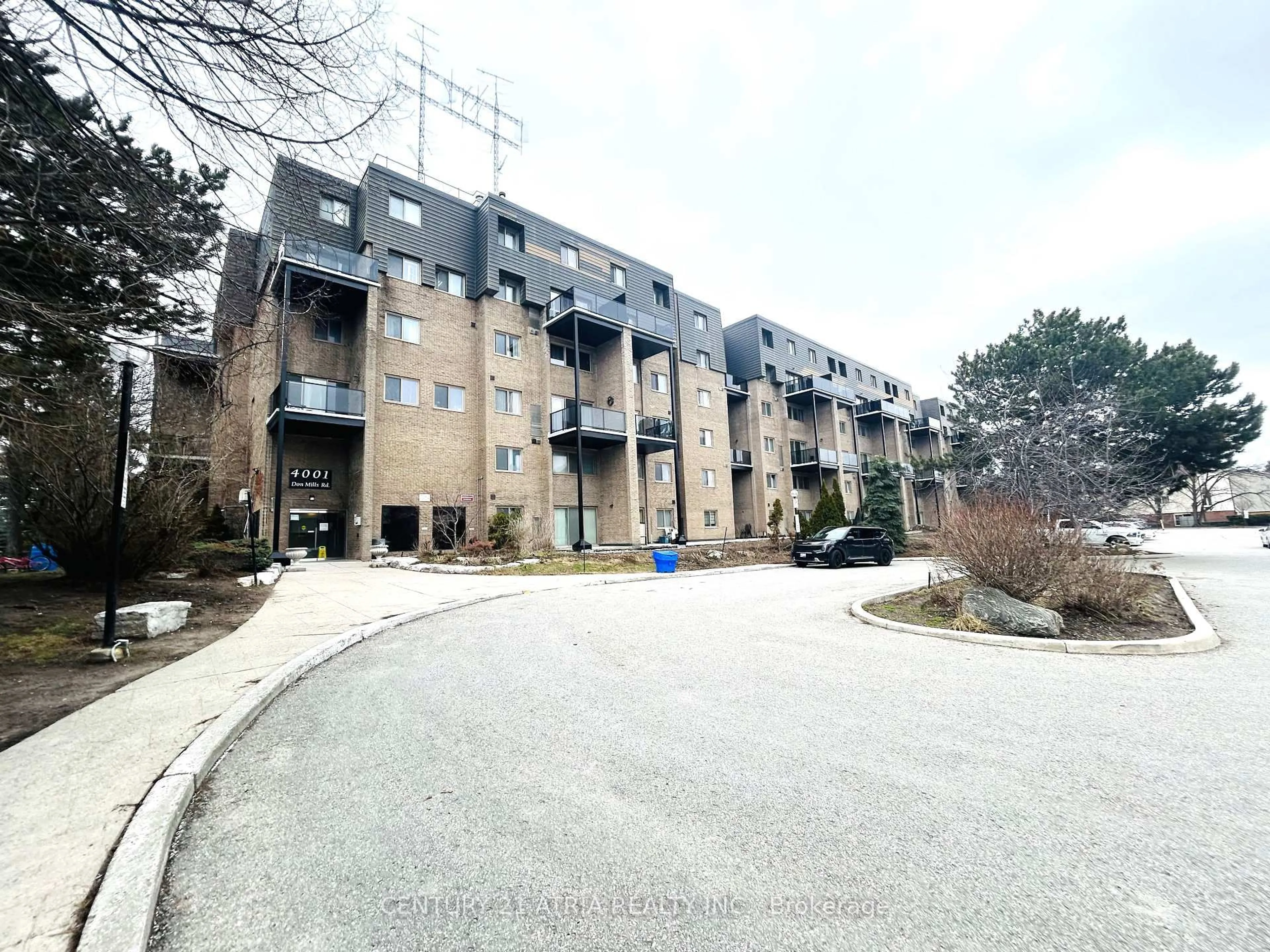 A pic from outside/outdoor area/front of a property/back of a property/a pic from drone, unknown for 4001 Don Mills Rd #135, Toronto Ontario M2H 3J8