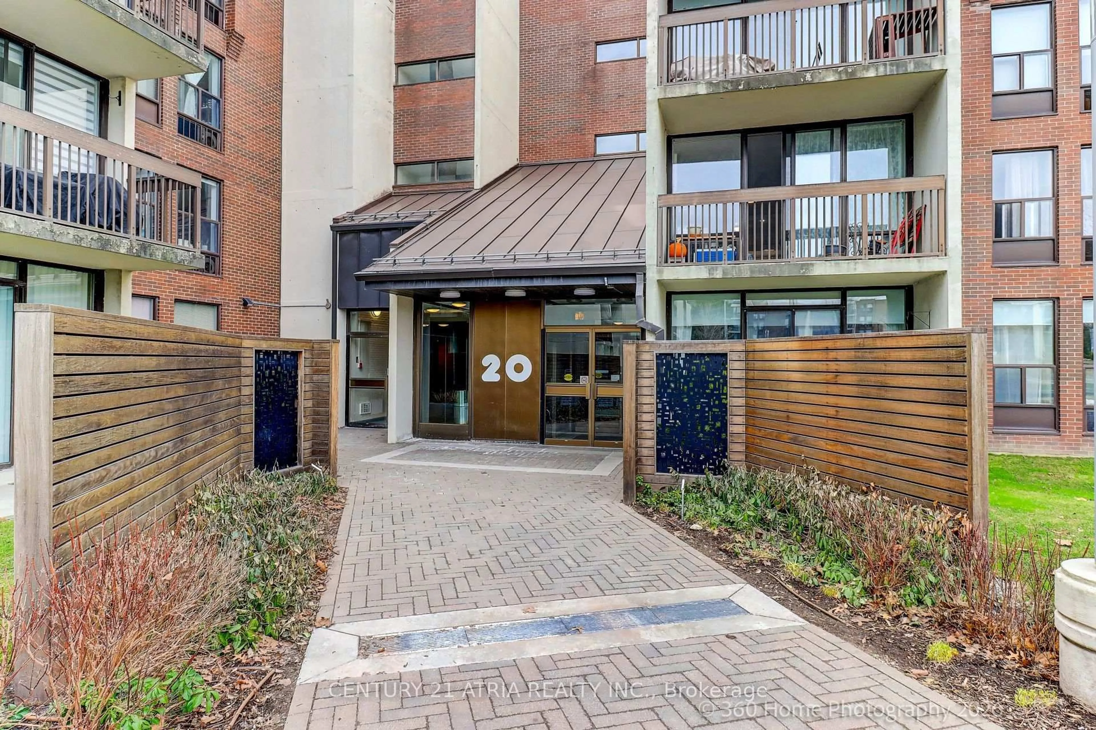 Unknown for 20 Fashion Roseway Row #513, Toronto Ontario M2N 6B5