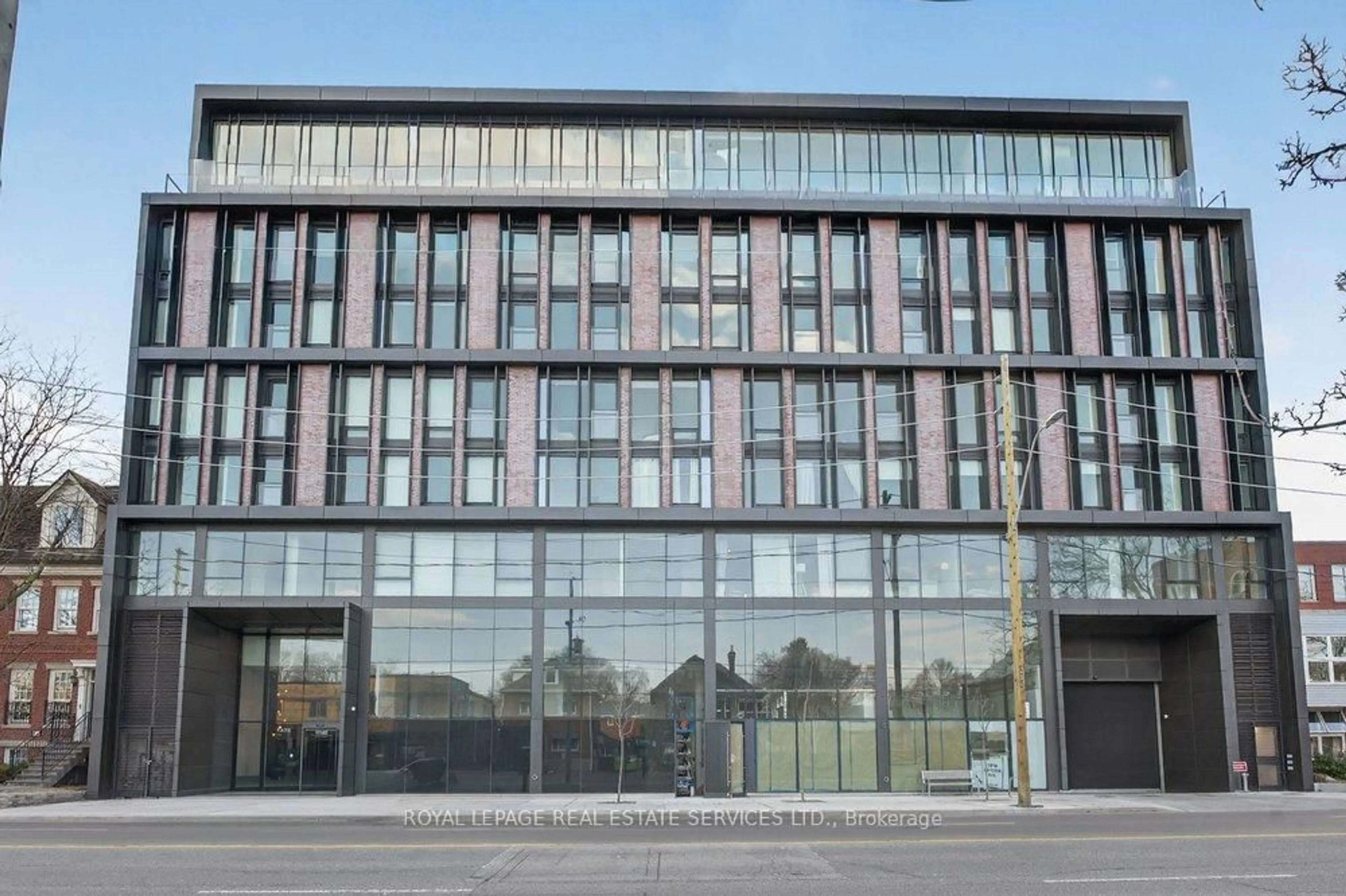 Indoor foyer for 1414 Bayview Ave #502, Toronto Ontario M4G 3A7