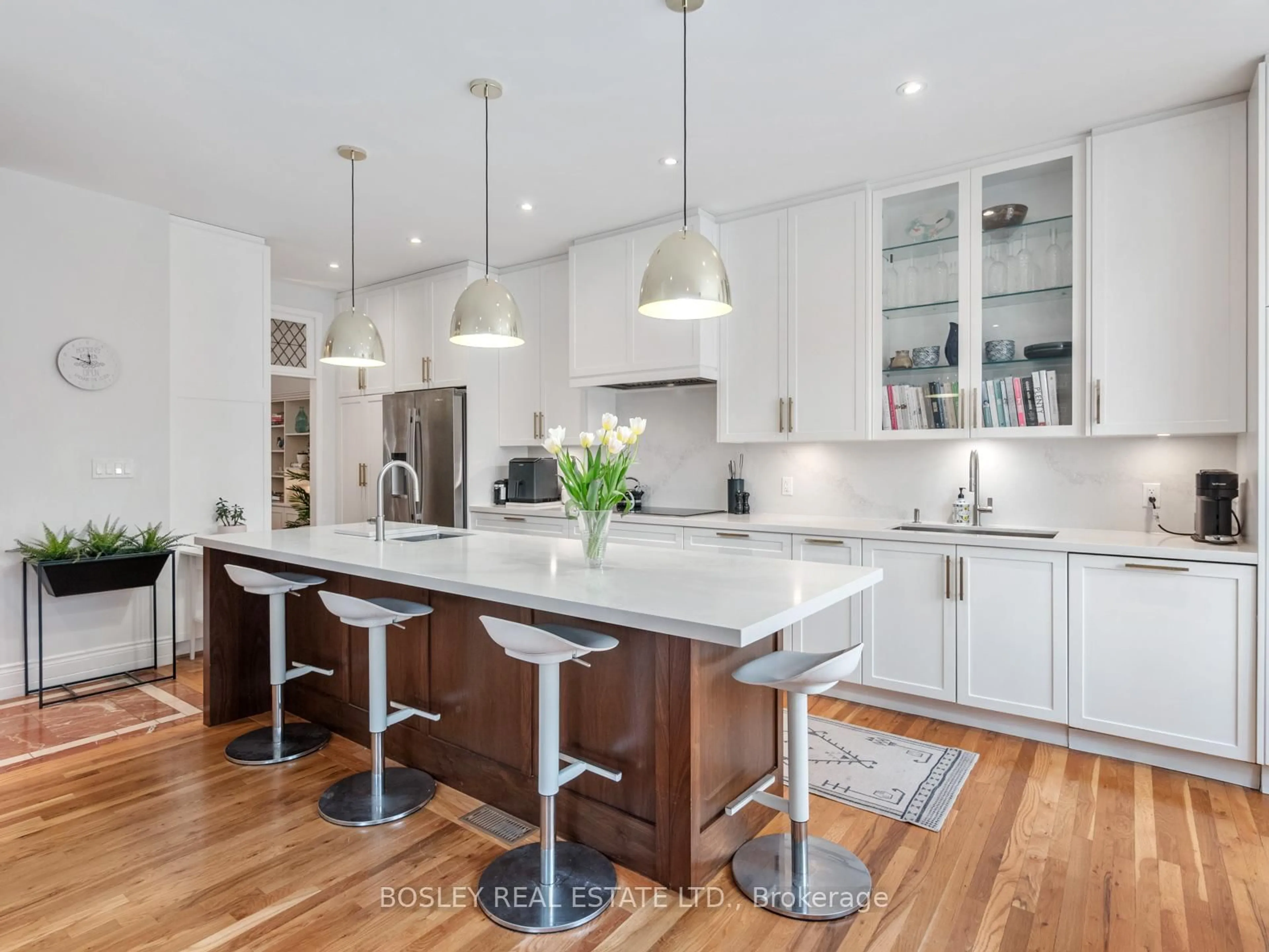 Contemporary kitchen, unknown for 8 De Savery Cres, Toronto Ontario M4S 2L2