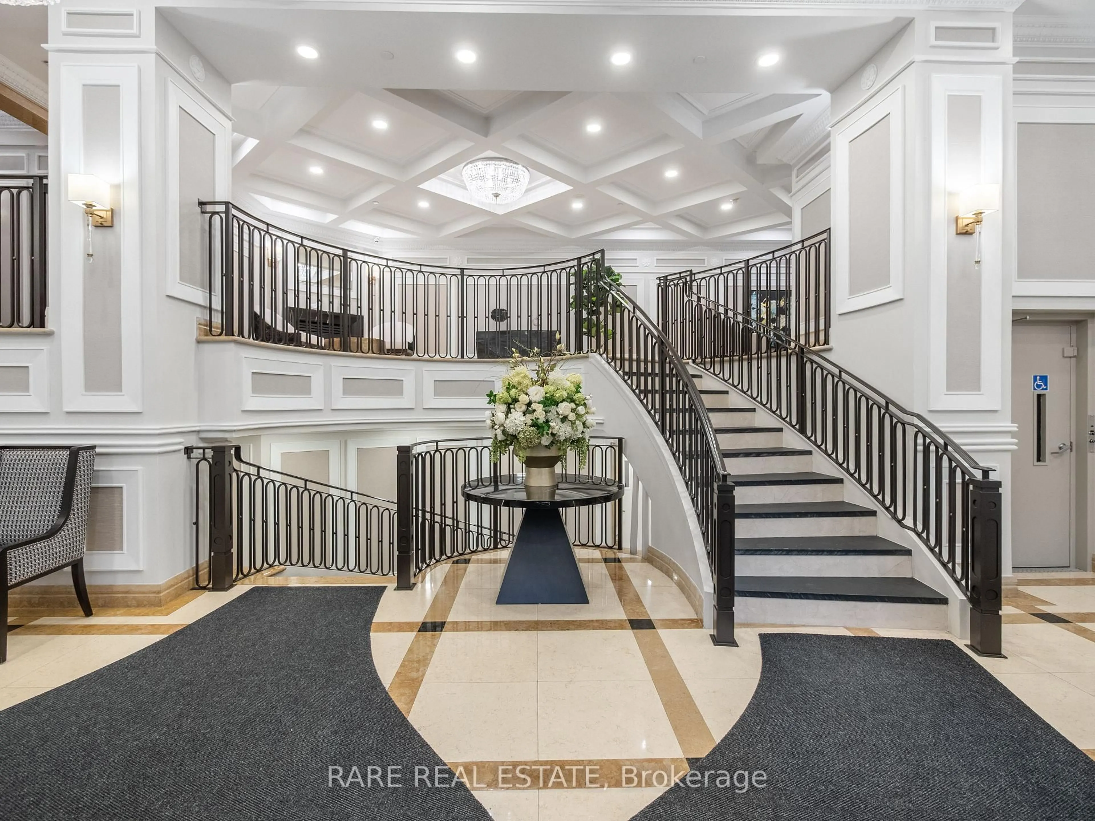 Indoor foyer for 10 Old York Mills Rd #510, Toronto Ontario M2P 2G9