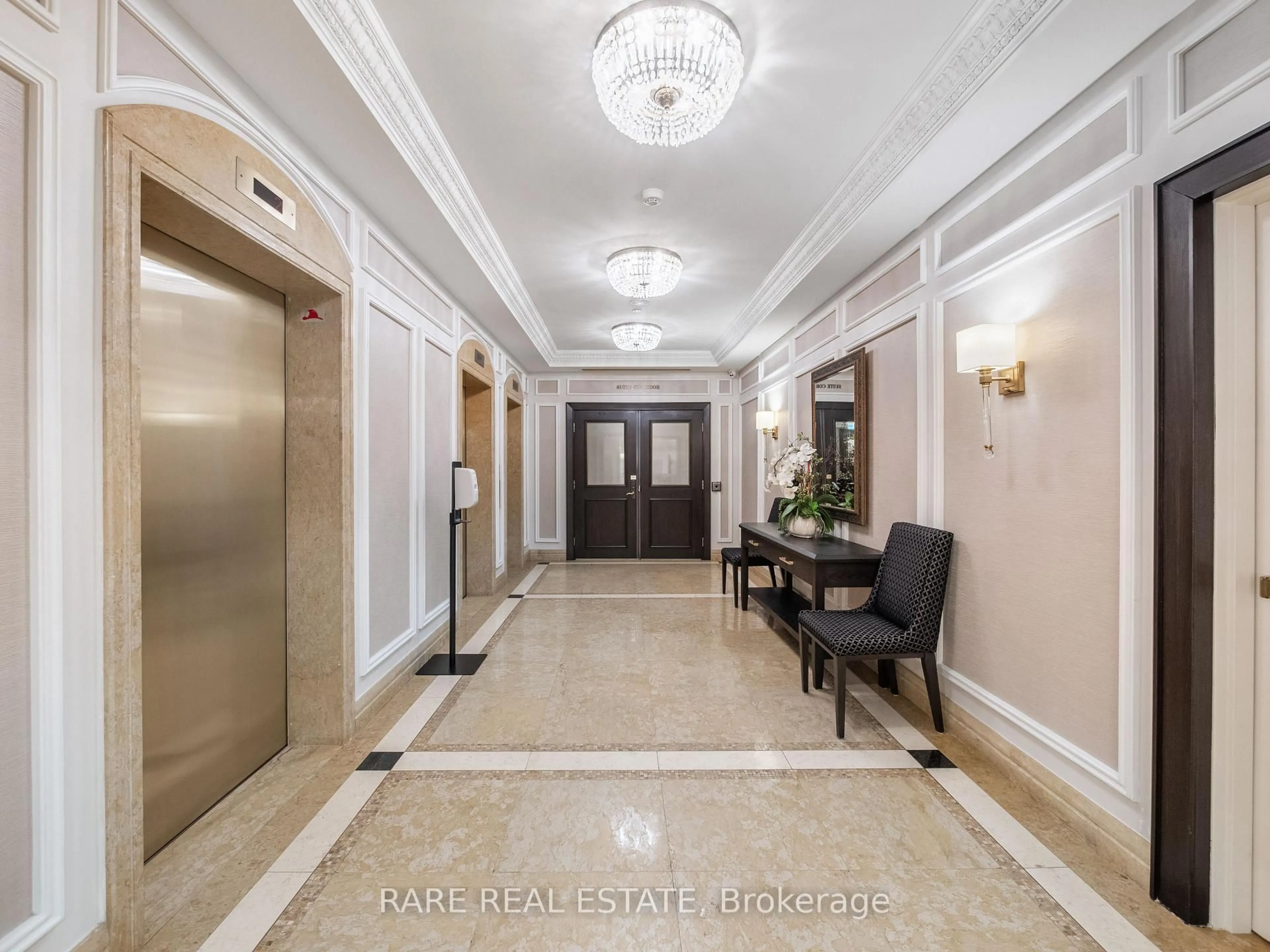 Indoor foyer for 10 Old York Mills Rd #510, Toronto Ontario M2P 2G9