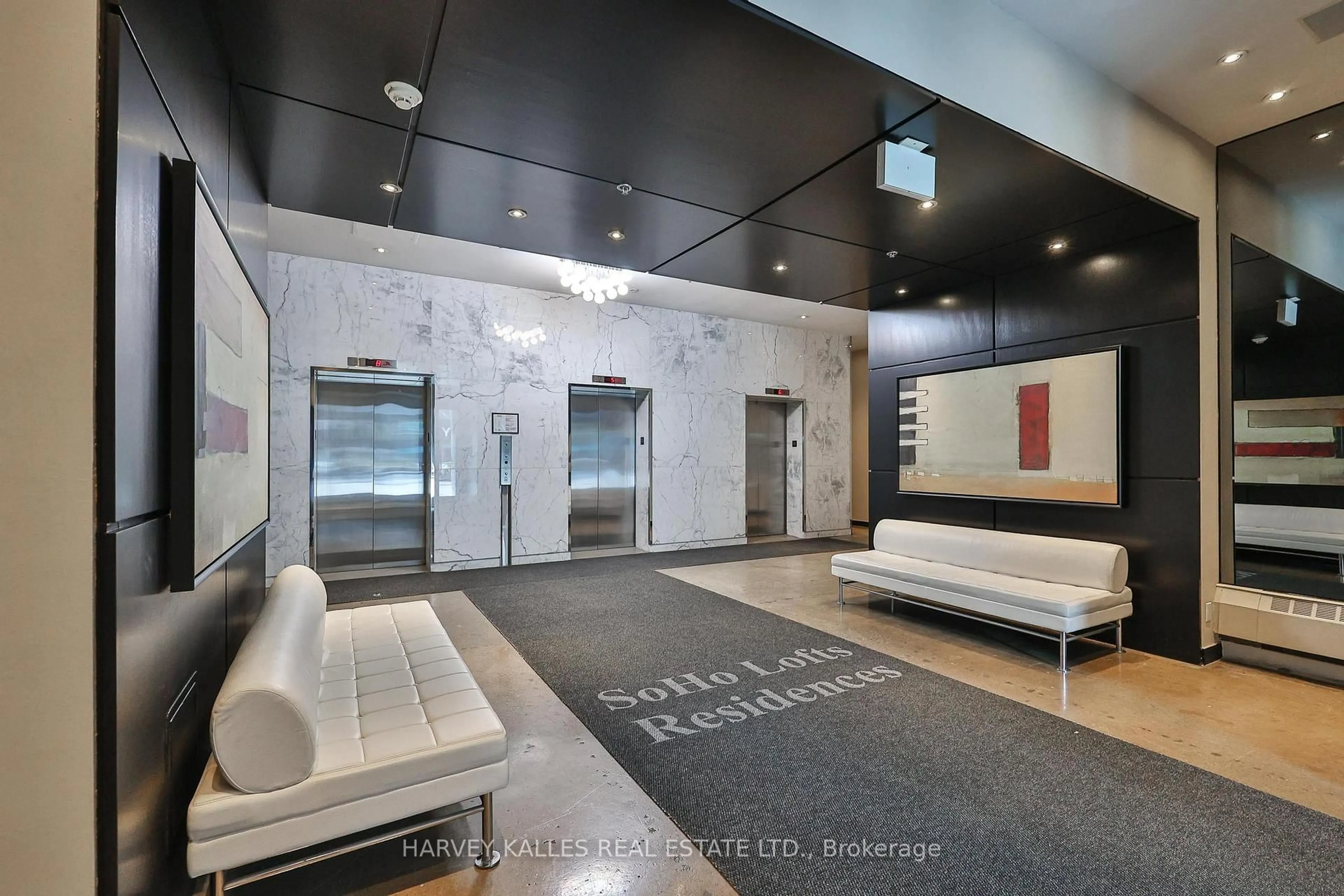 Indoor foyer for 188 Eglinton Ave #412, Toronto Ontario M4P 2X7