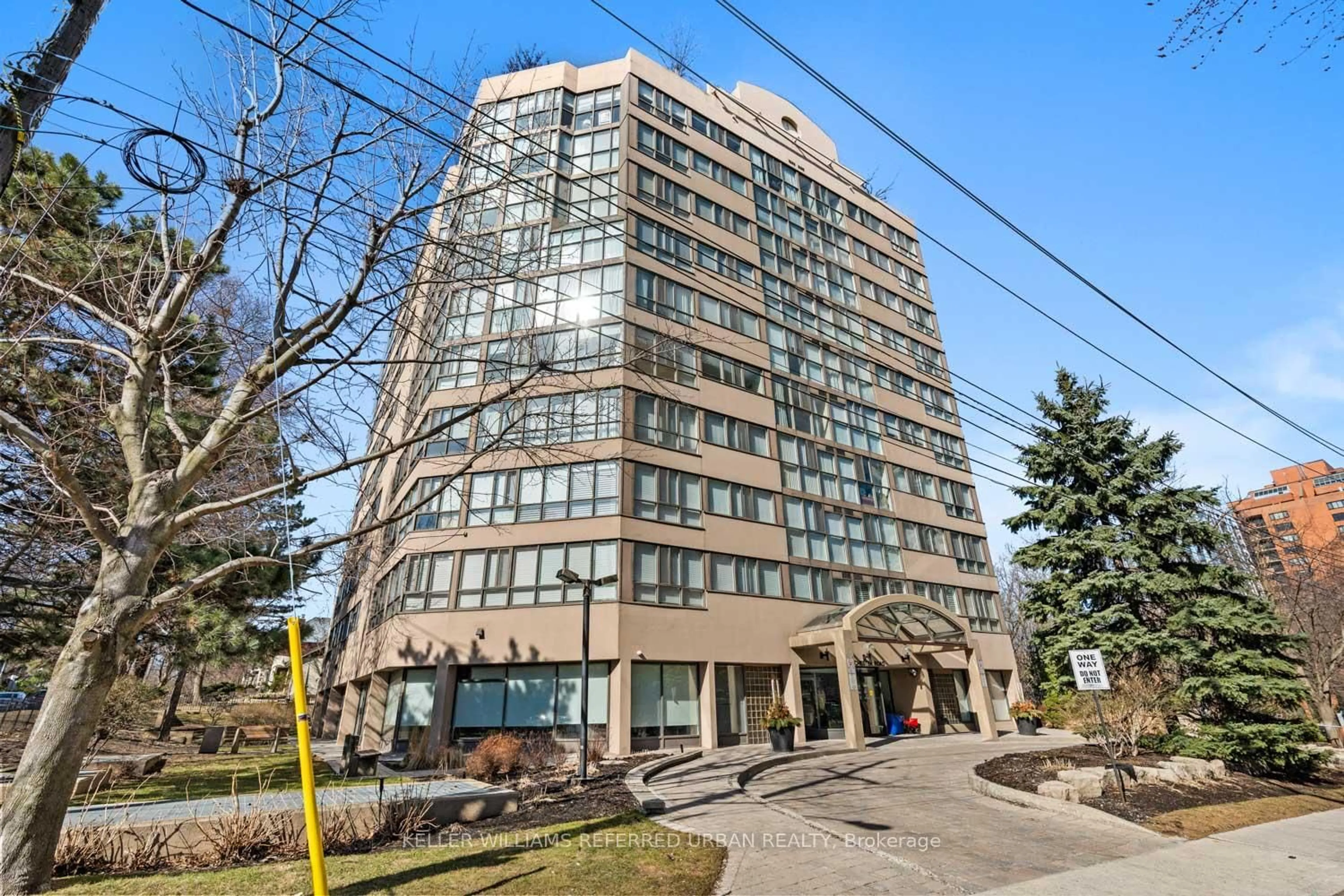 Indoor foyer for 10 Tichester Rd #1006, Toronto Ontario M5P 3M4