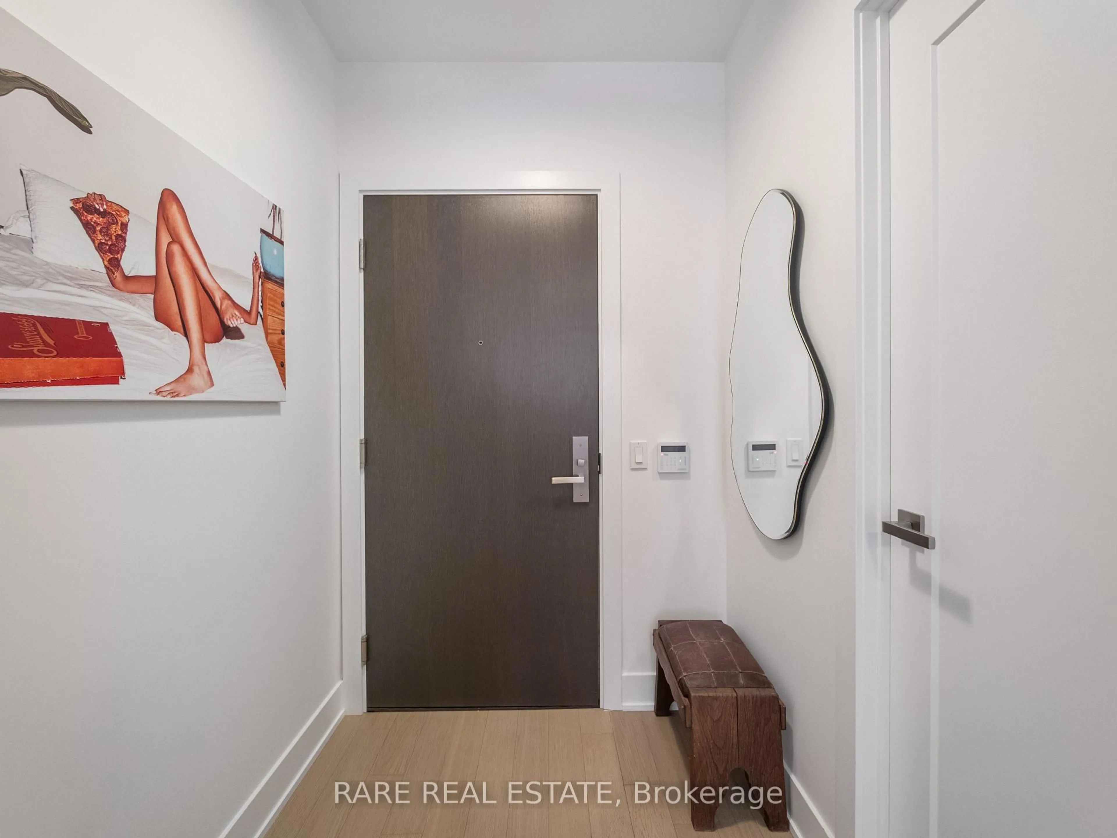 Indoor entryway for 6 Jackes Ave #209, Toronto Ontario M4T 1E5