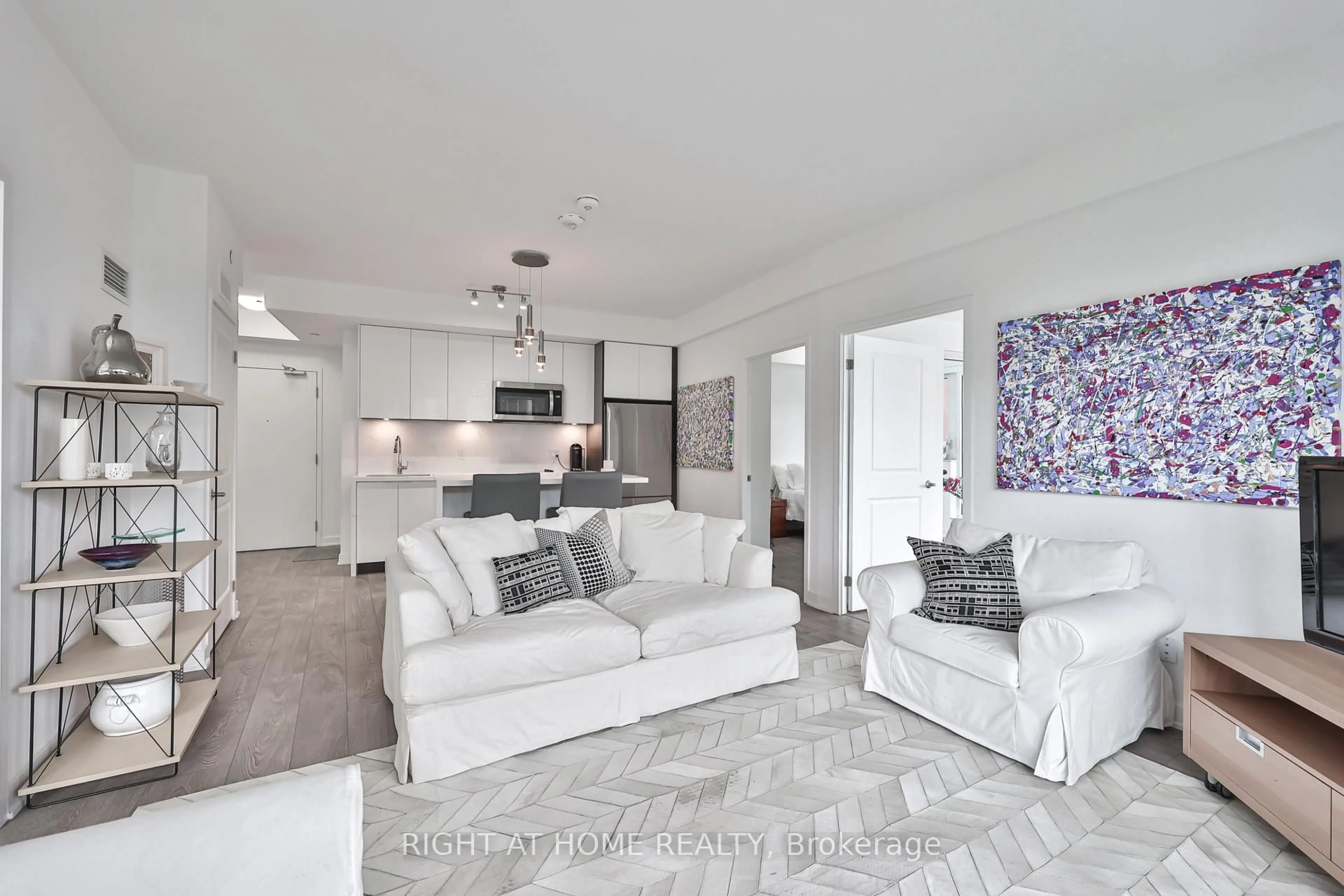 Living room with furniture, unknown for 543 Richmond St #832, Toronto Ontario M5V 0W9