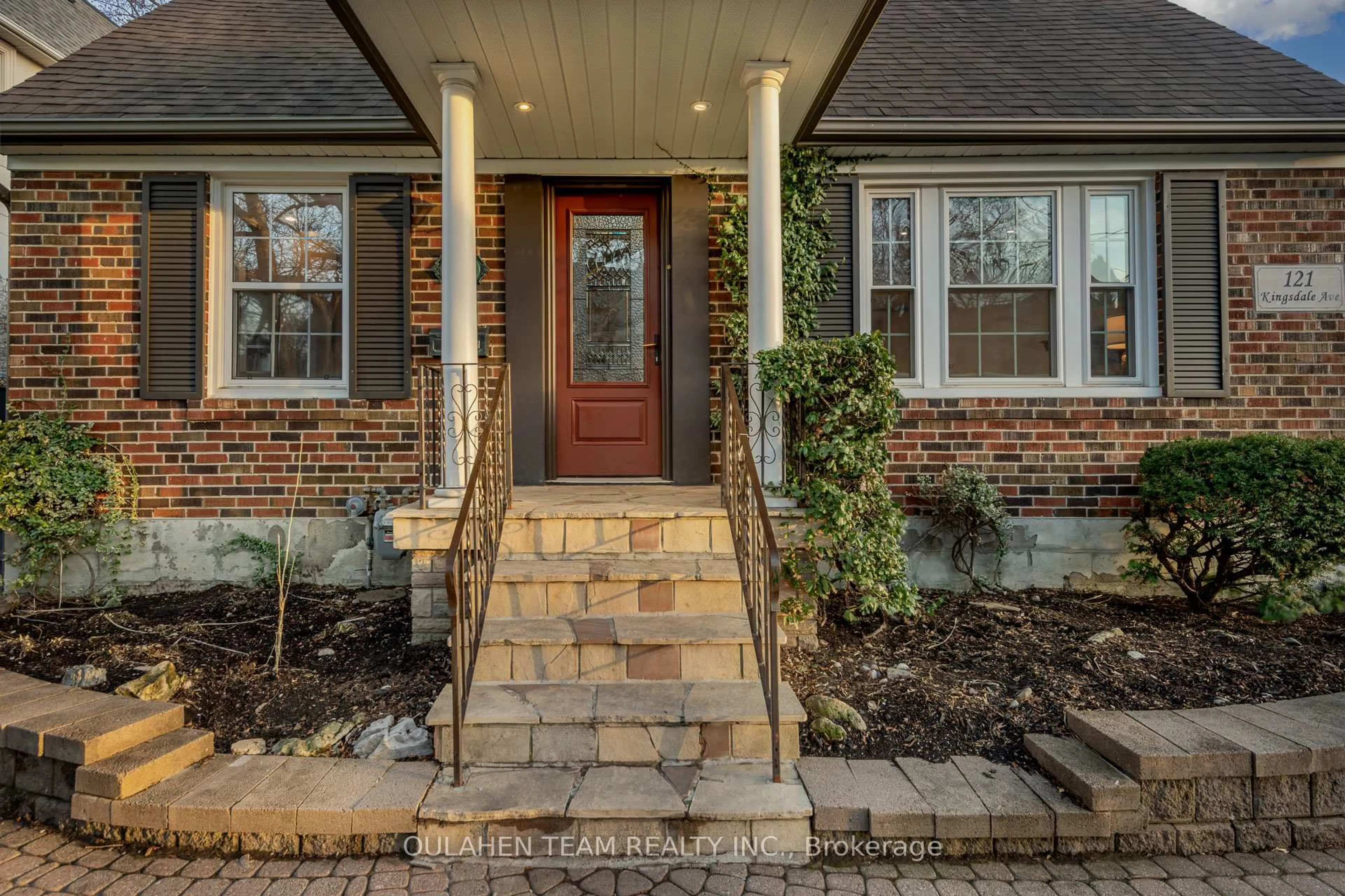 Home with brick exterior material, street for 121 Kingsdale Ave, Toronto Ontario M2N 3W5