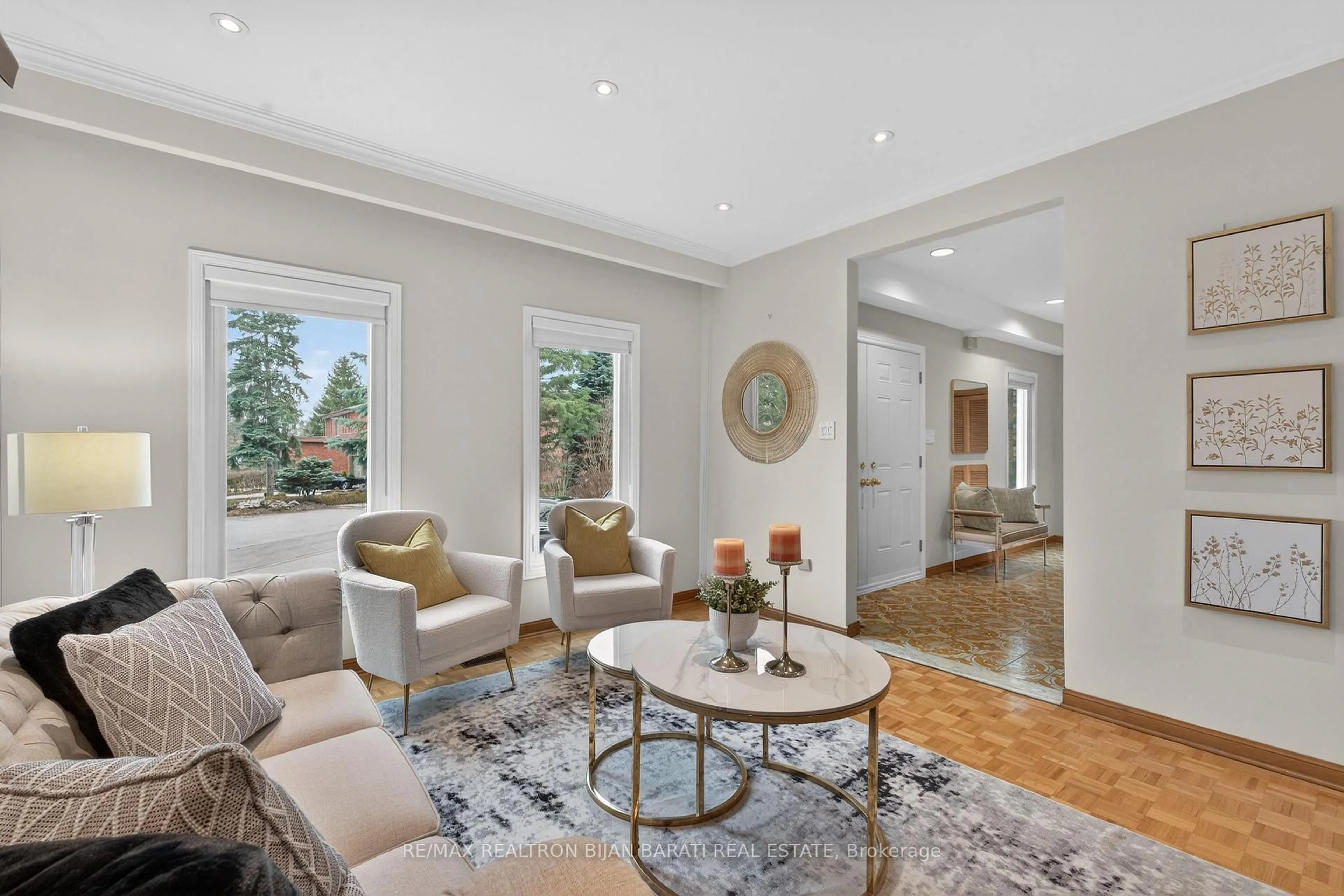 Living room with furniture, unknown for 18 Tigerlily Crt, Toronto Ontario M2M 4E4