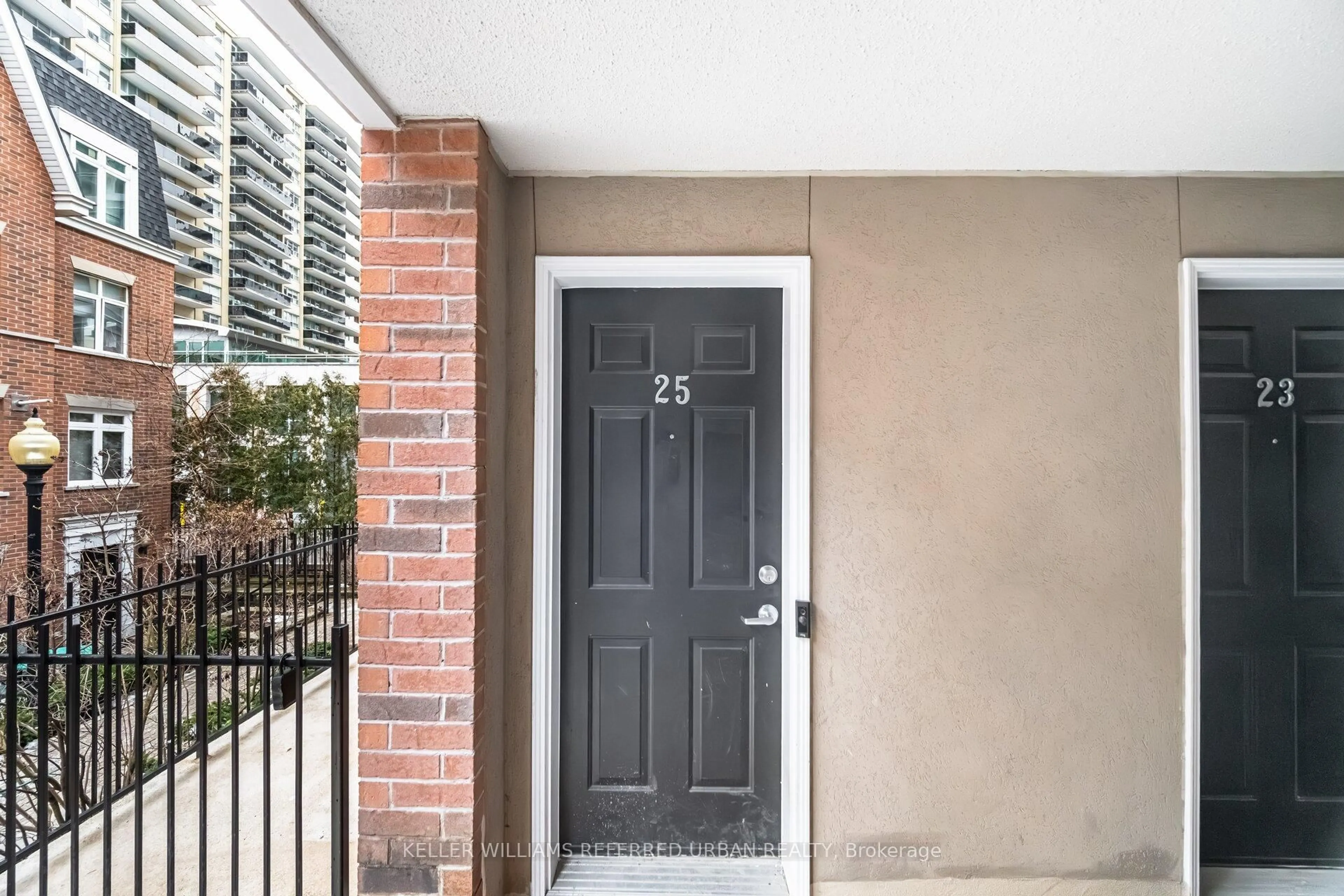 Indoor entryway for 83 Lillian St #25, Toronto Ontario M4S 2H7
