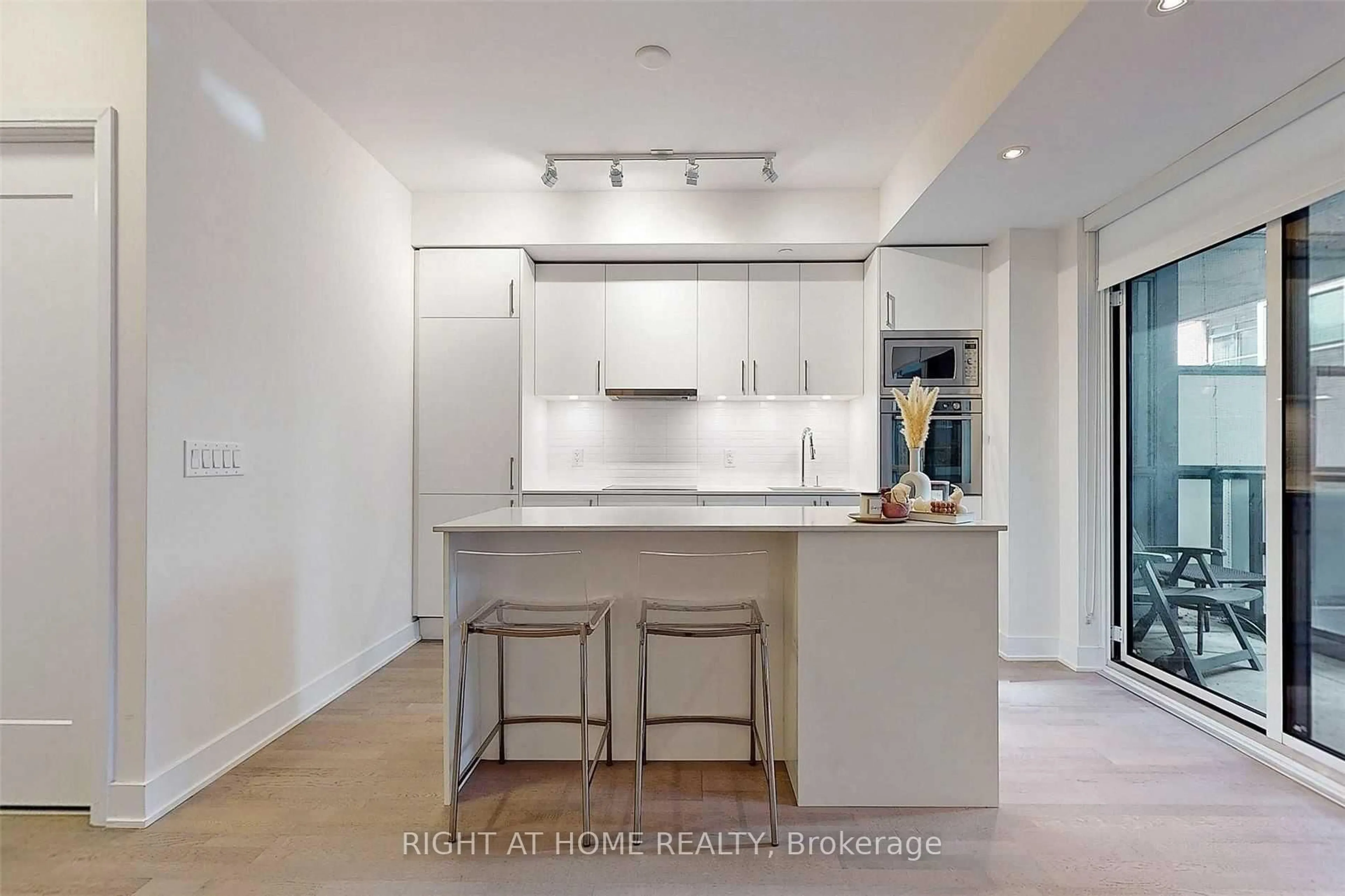 Open concept kitchen, ceramic/tile floor for 88 Cumberland St #408, Toronto Ontario M5R 1A3