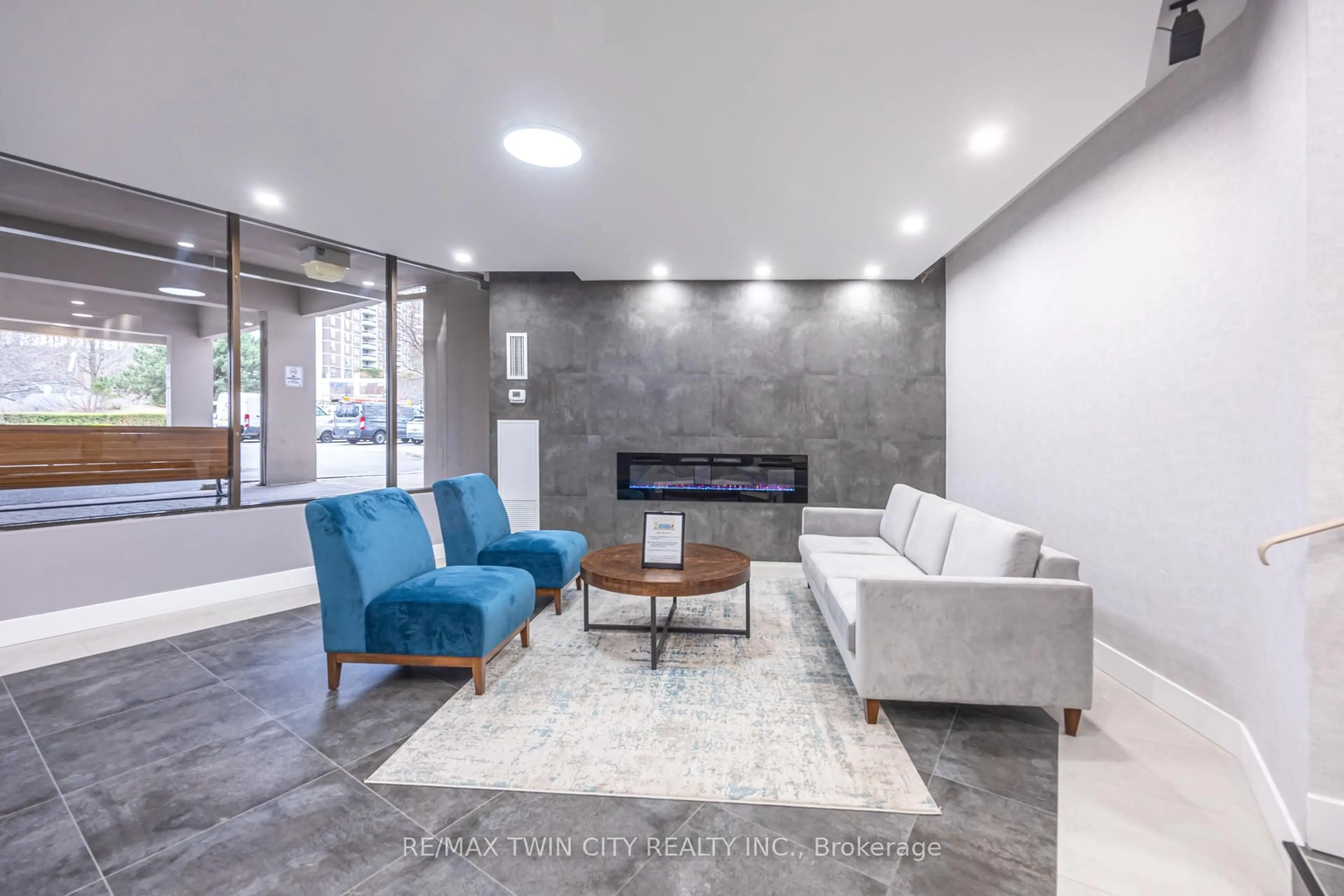 Lobby for 20 Edgecliff Gfwy ##304, Toronto Ontario M3C 3A4