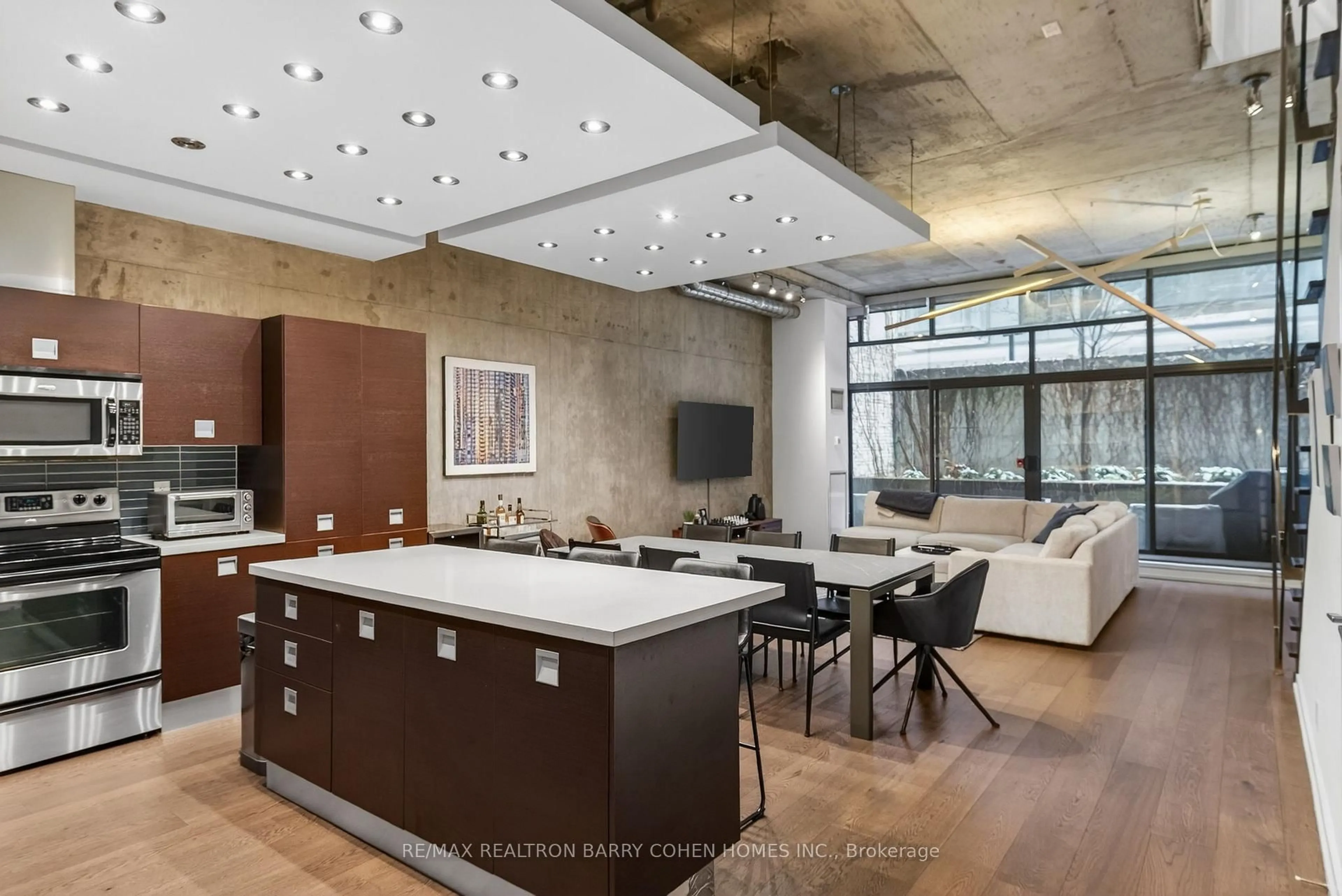 Open concept kitchen, unknown for 10 Morrison St #Th4, Toronto Ontario M5V 2T8