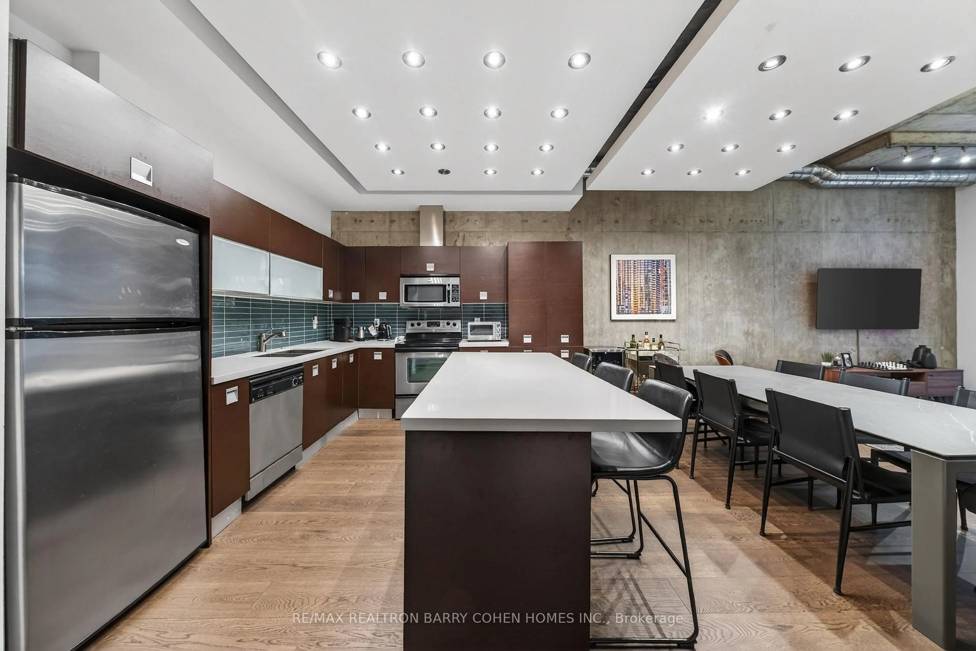 Contemporary kitchen, ceramic/tile floor for 10 Morrison St #Th4, Toronto Ontario M5V 2T8
