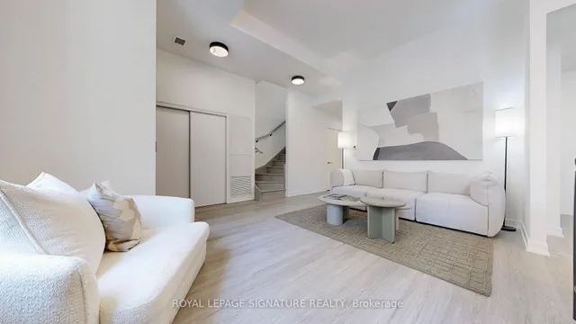 81 Shuter St, Toronto 3