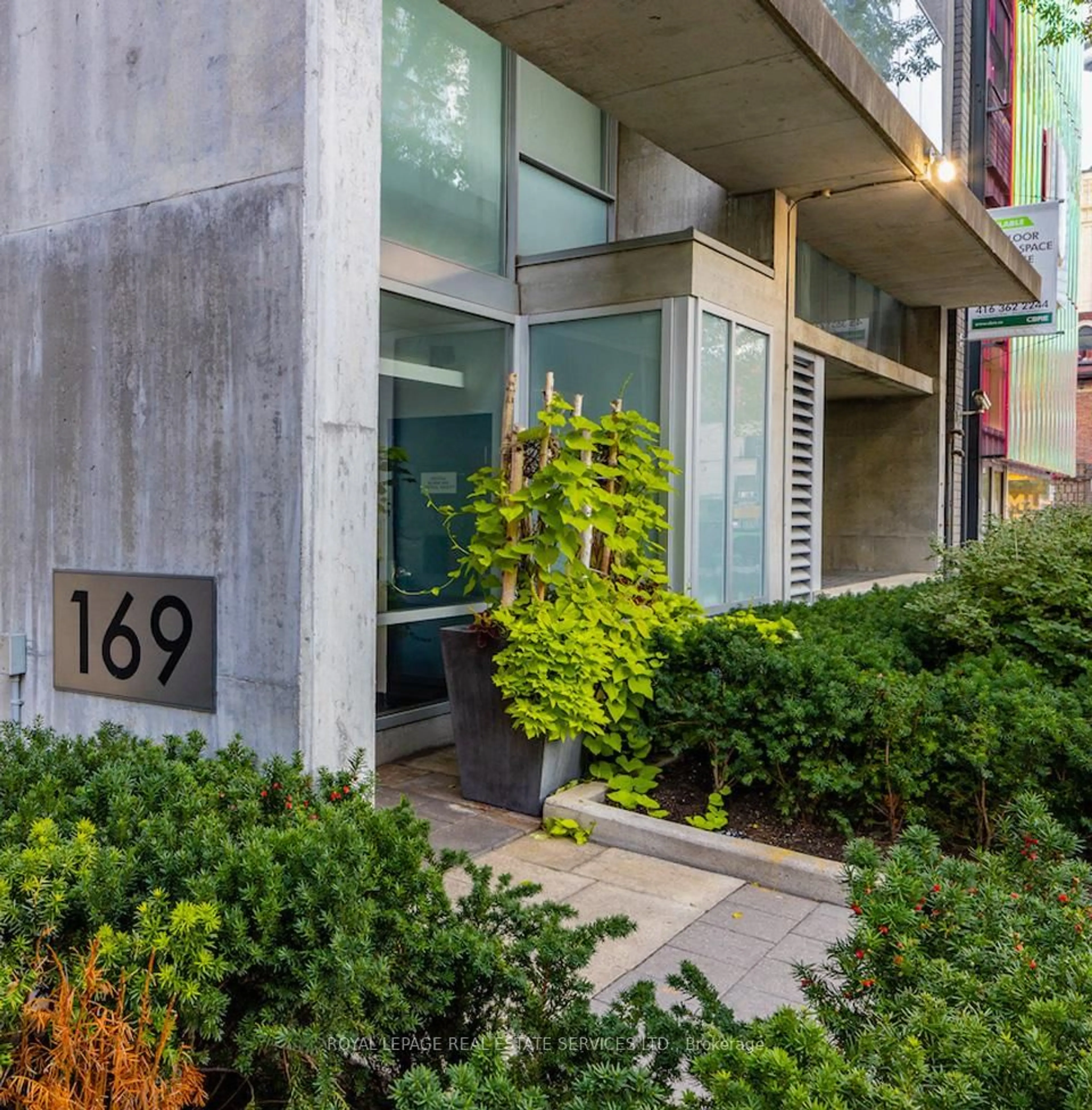 Unknown for 169 John St #804, Toronto Ontario M5T 1X3