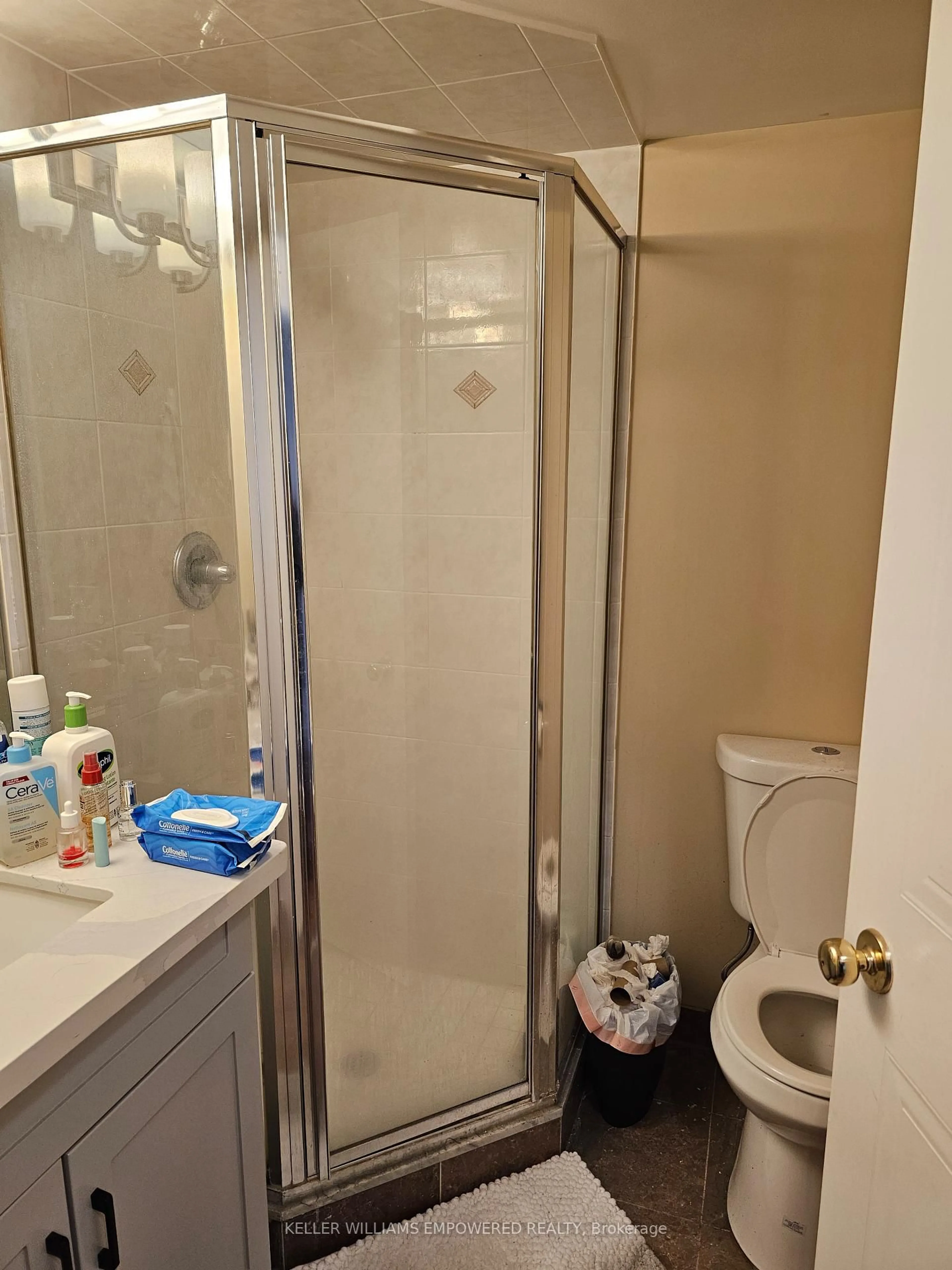 Standard bathroom, floor is not visible for 238 Doris Ave #1511, Toronto Ontario M2N 6W1