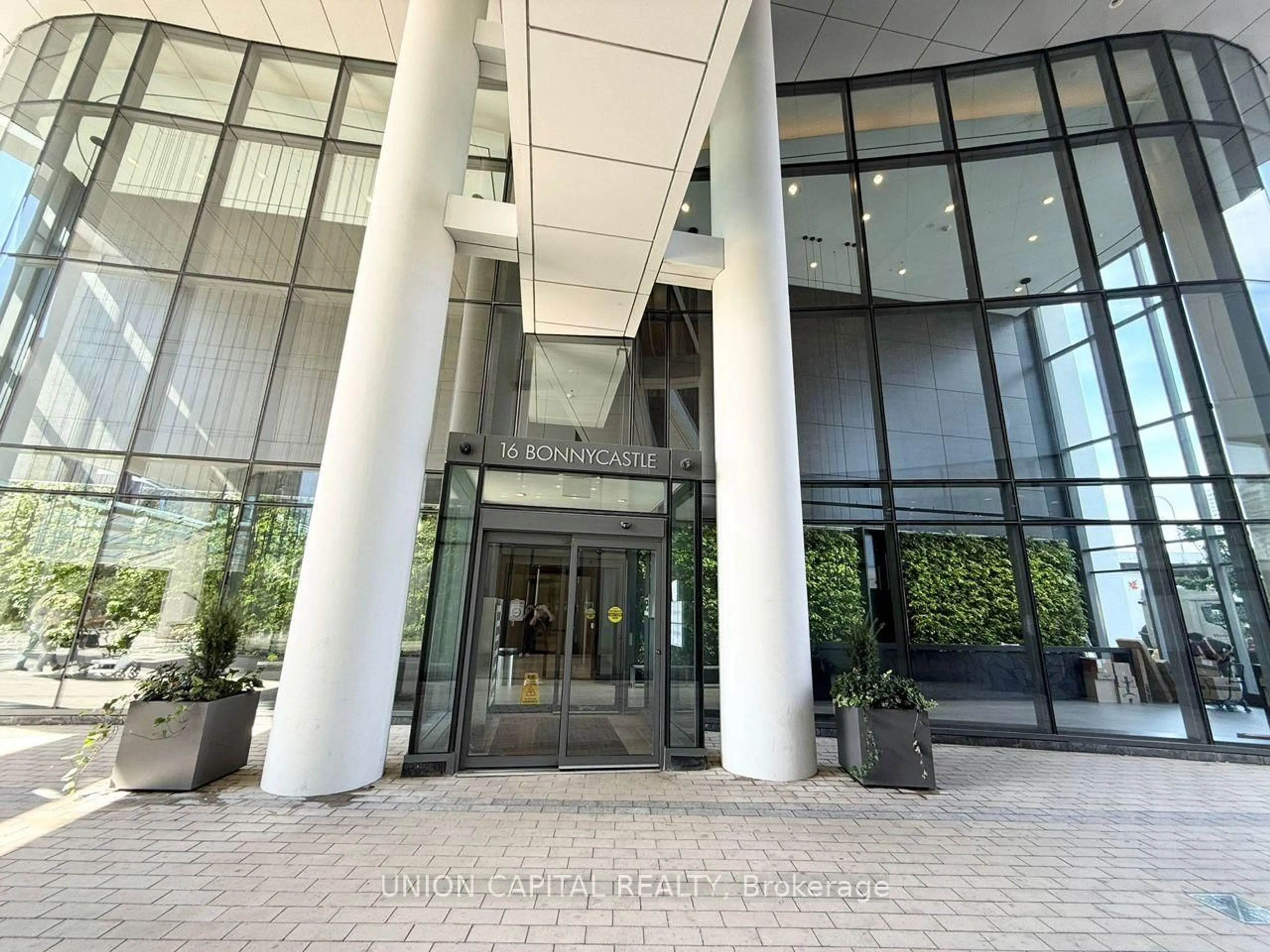 Indoor foyer for 16 Bonnycastle St #3910, Toronto Ontario M5A 0C9