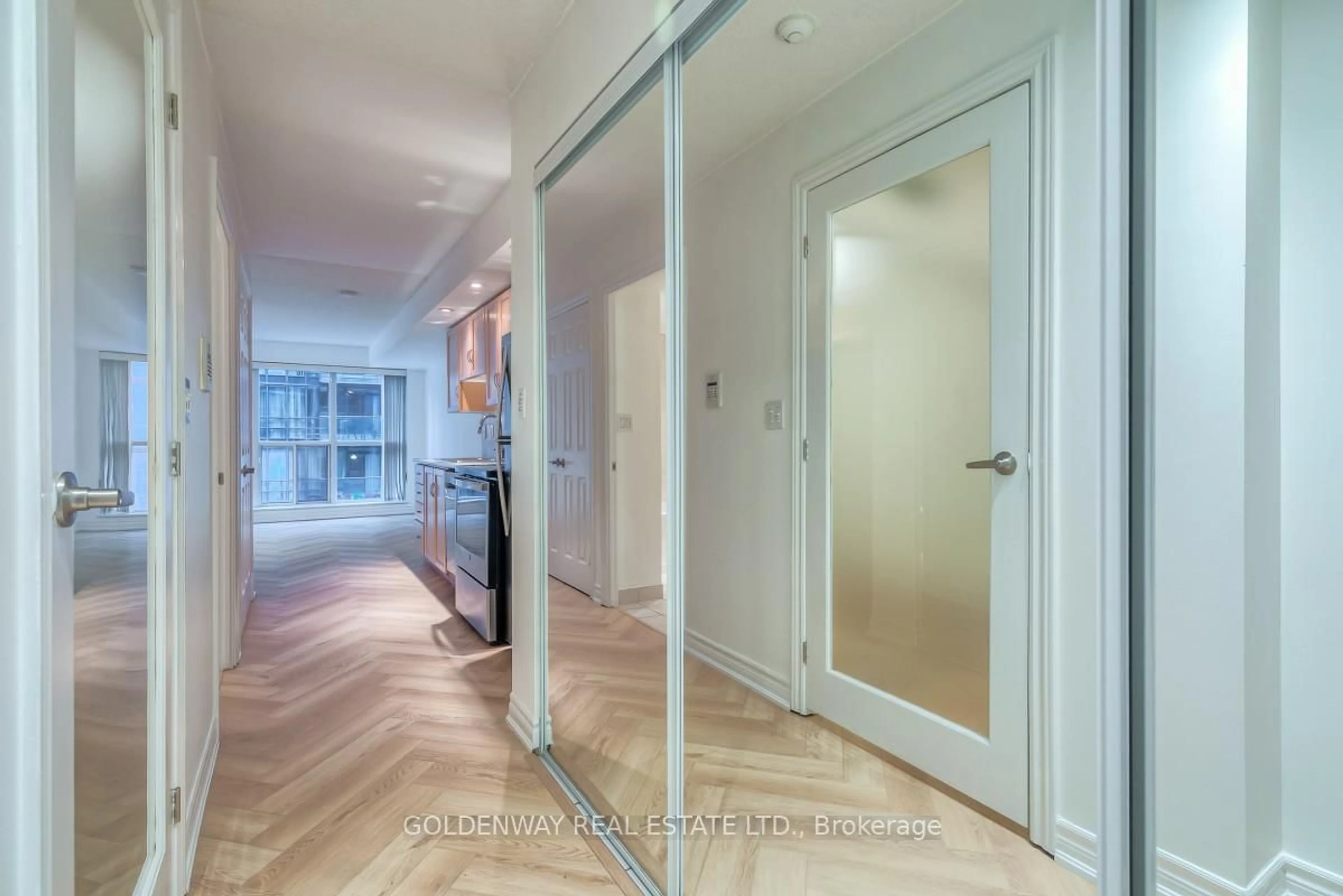 Unknown for 270 Wellington St #708, Toronto Ontario M5V 3P5