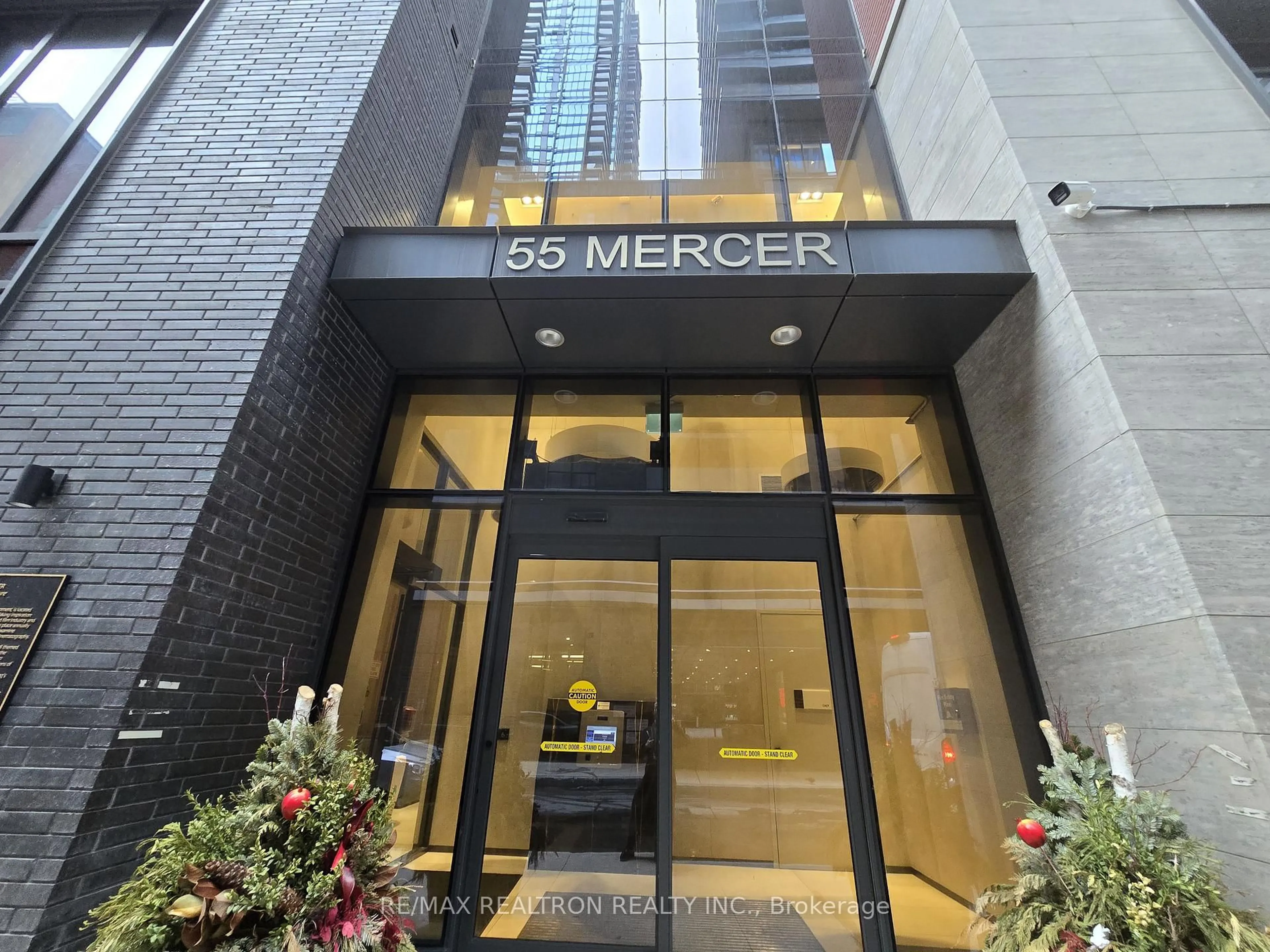Indoor foyer for 55 Mercer St #1212, Toronto Ontario M5V 3W2