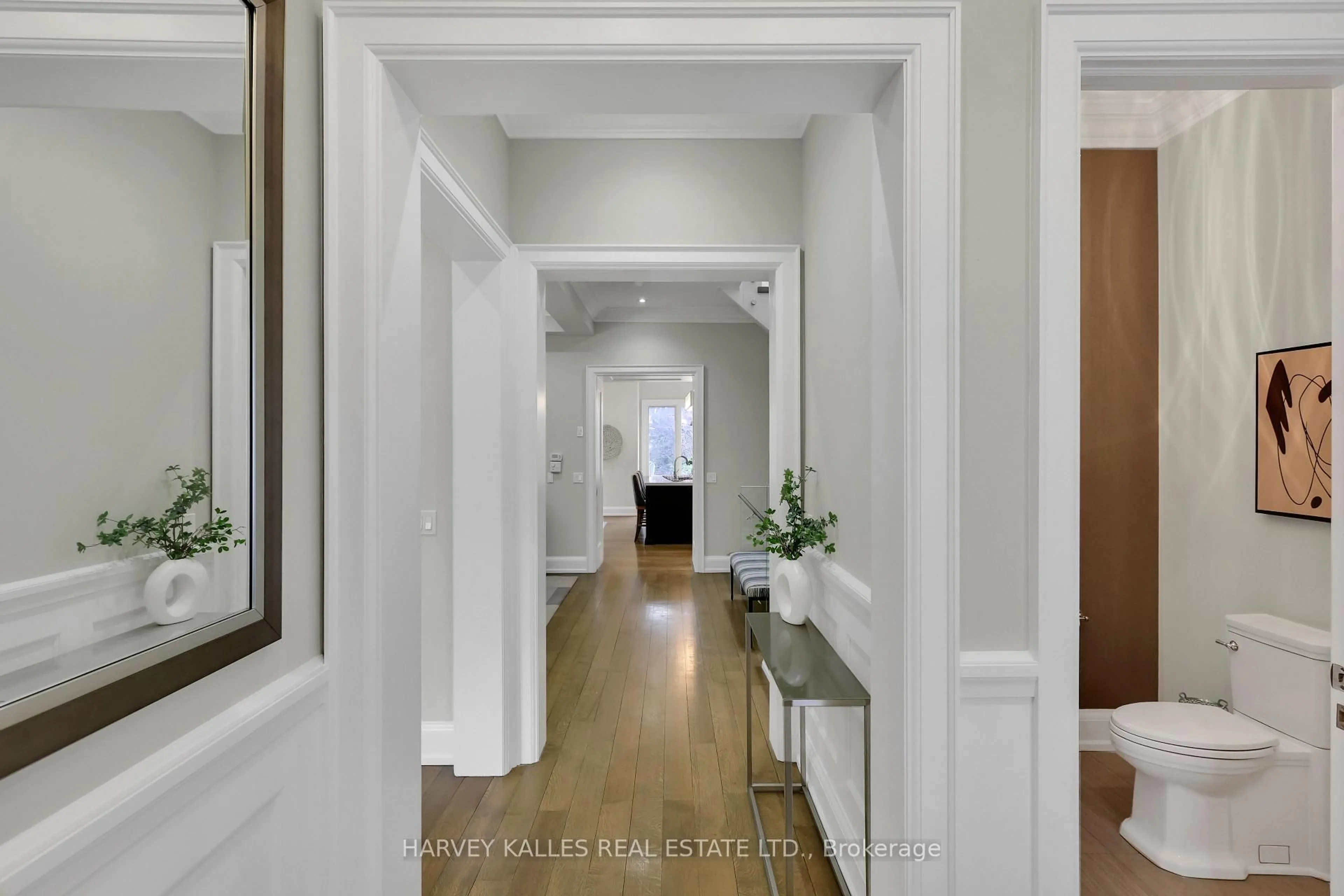 Indoor entryway for 188 Snowdon Ave, Toronto Ontario M4N 2B2