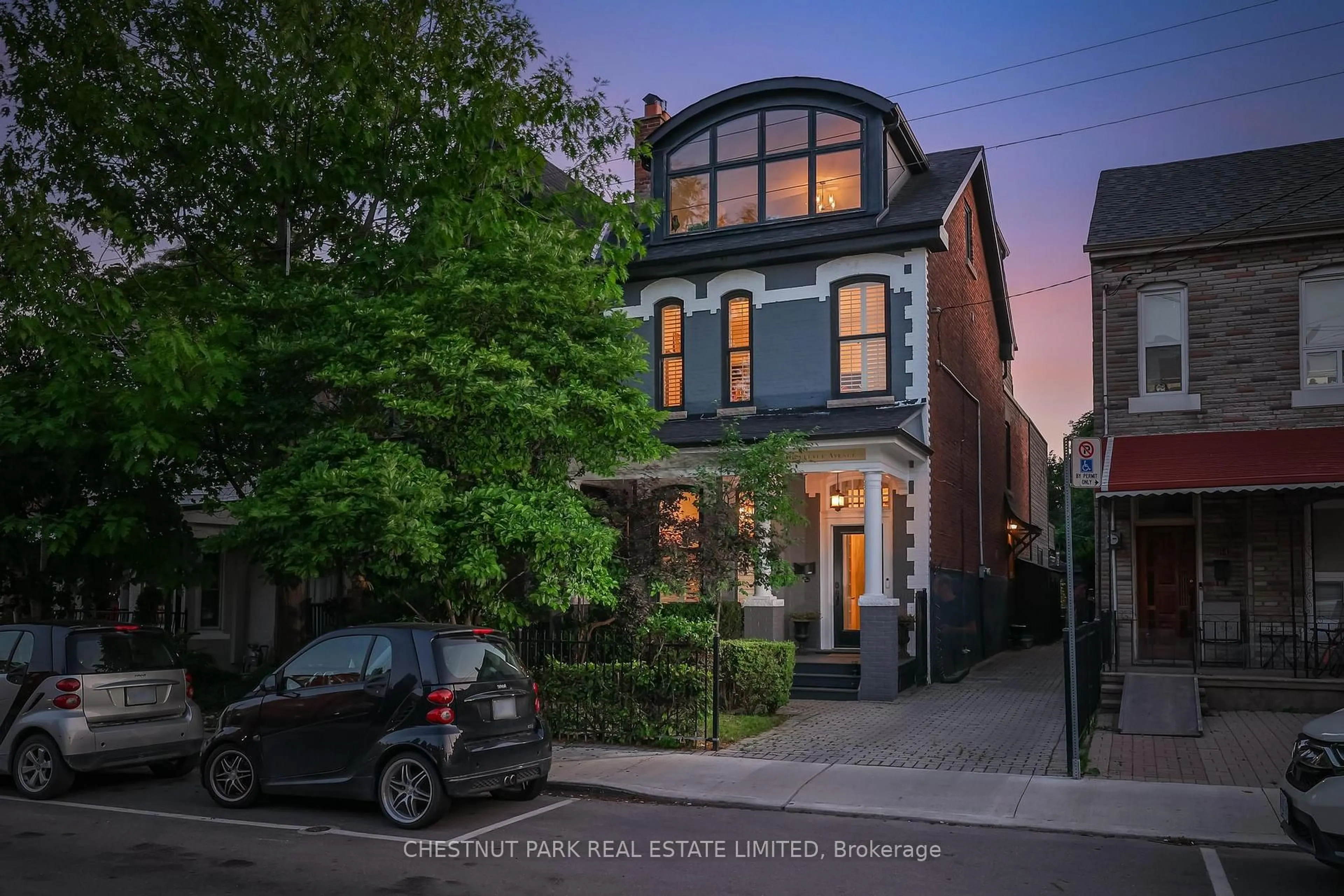 Home with brick exterior material, street for 82 Bellevue Ave, Toronto Ontario M5T 2N7