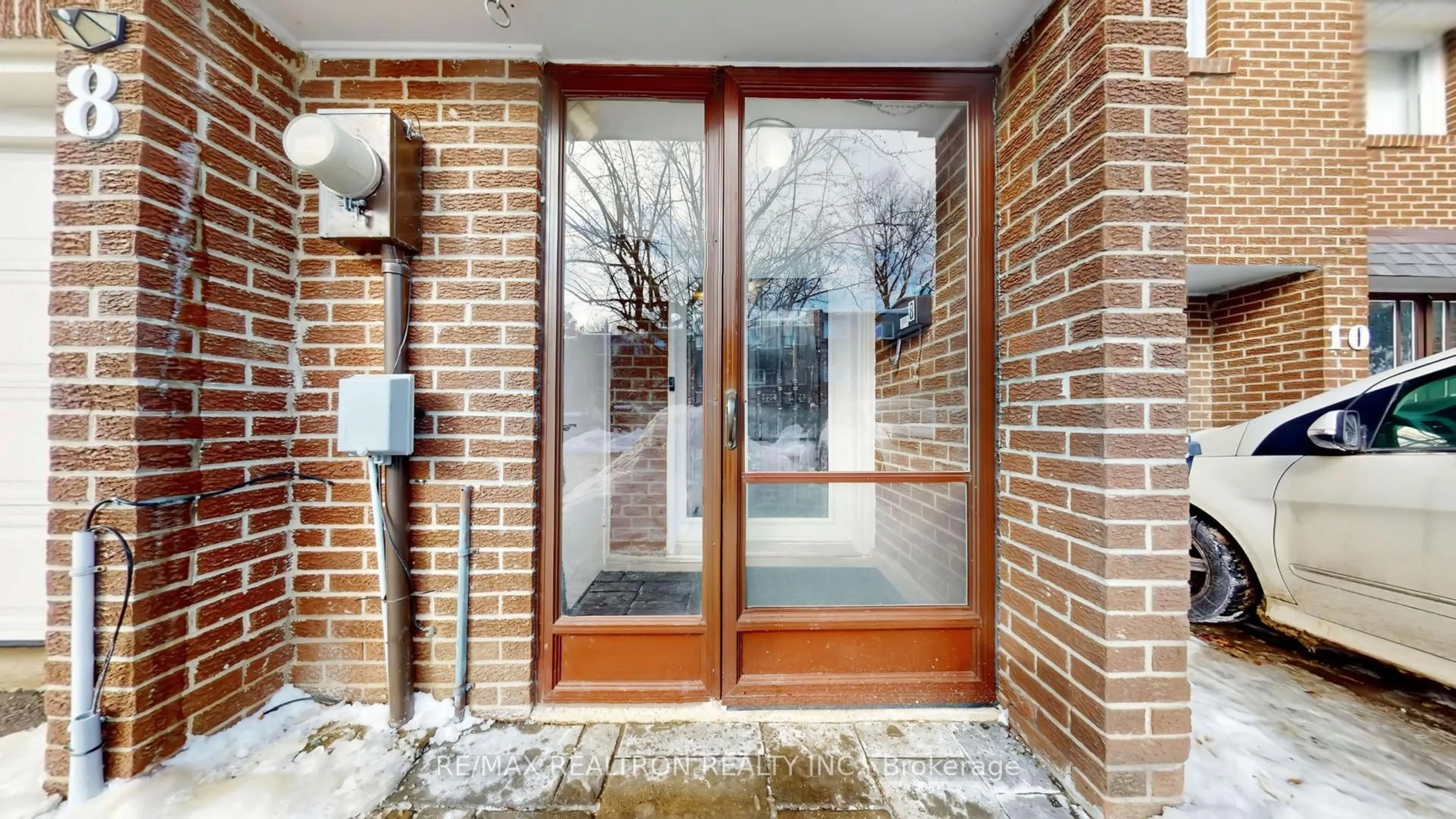 Indoor foyer for 8 Windy Gfwy, Toronto Ontario M3C 3A7