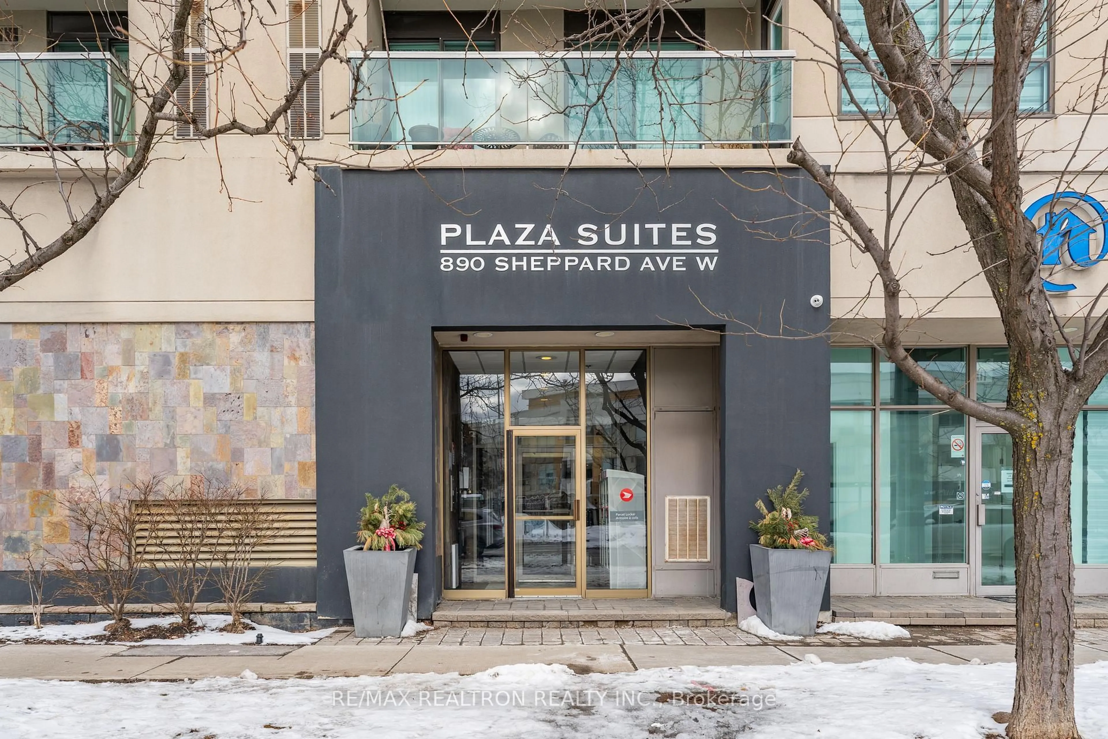 Patio, street for 890 Sheppard Ave #115, Toronto Ontario M3H 6B9