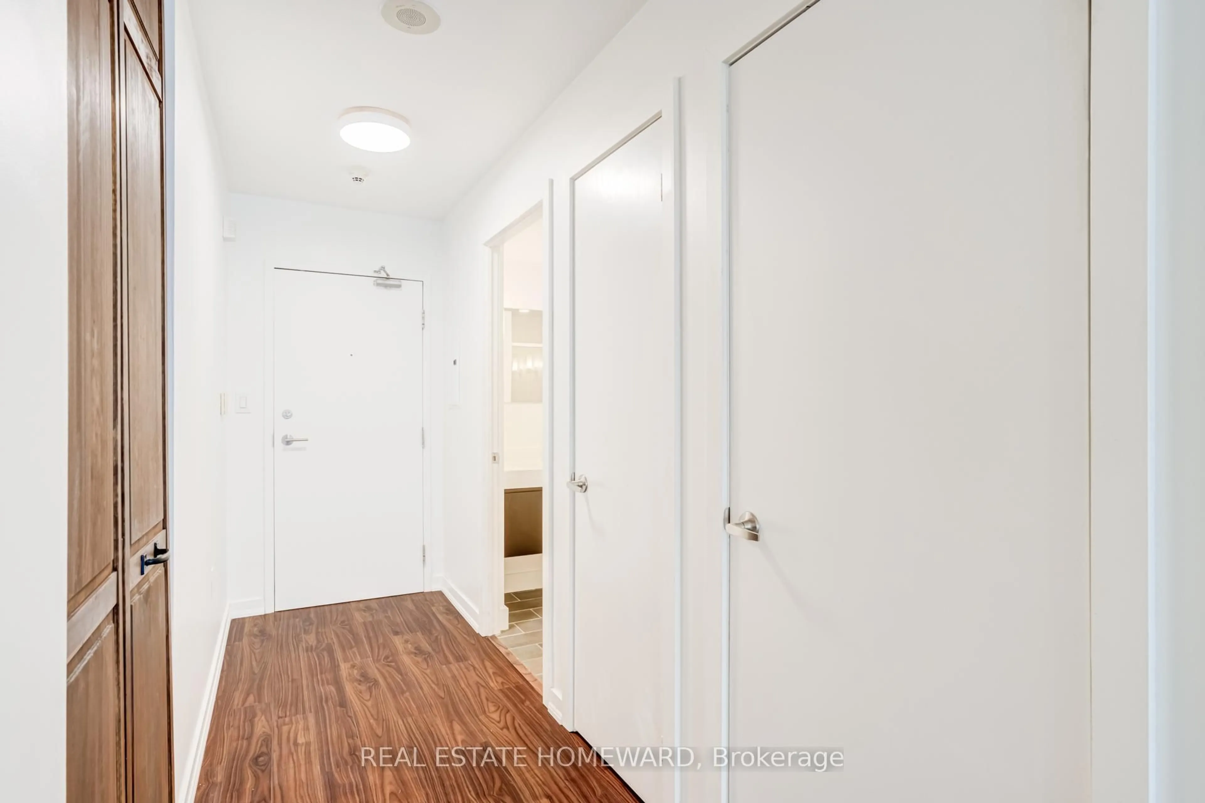 Indoor entryway for 4K Spadina Ave #1916, Toronto Ontario M5V 3Z2