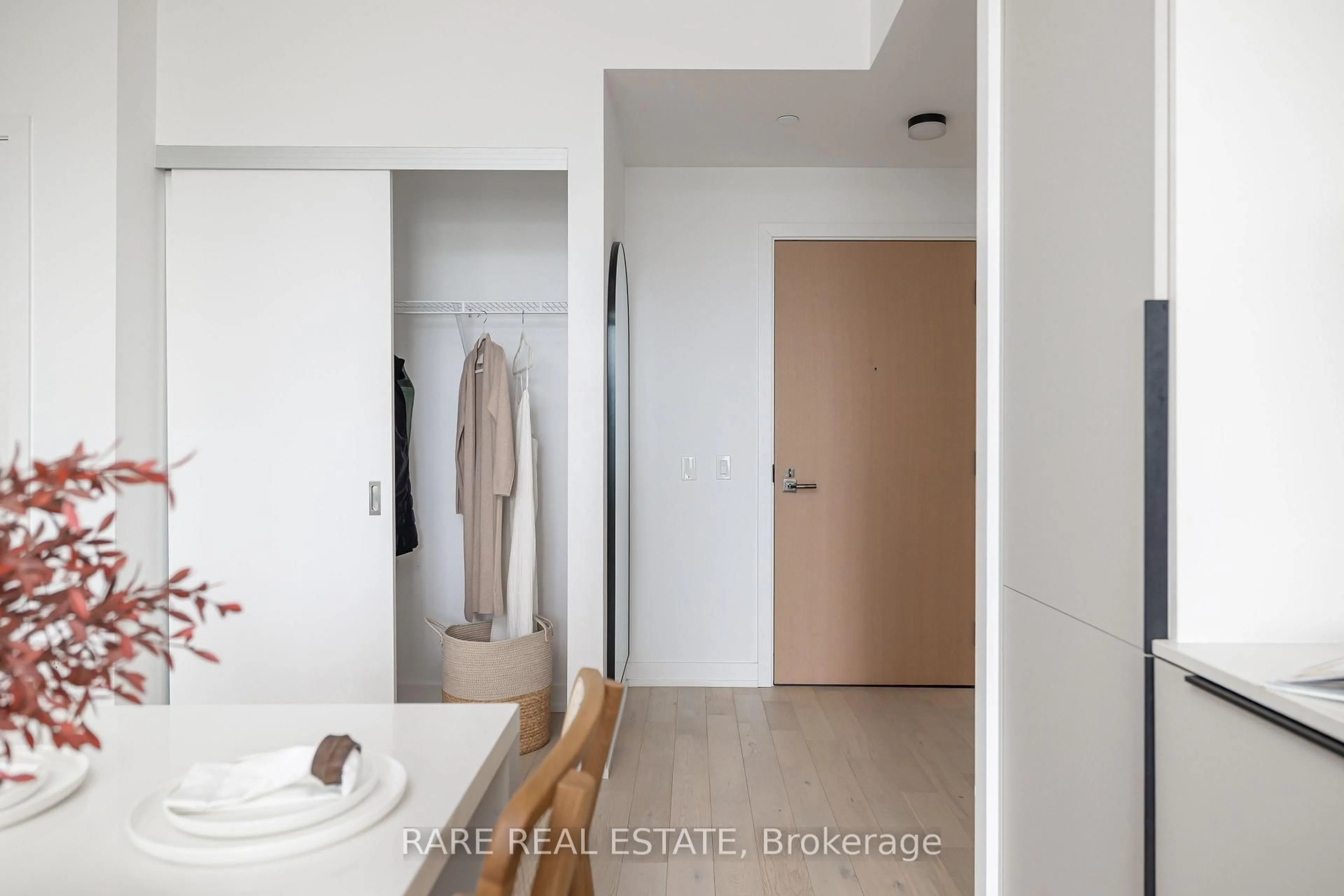 Unknown for 200 Sudbury St #907, Toronto Ontario M6J 0H1